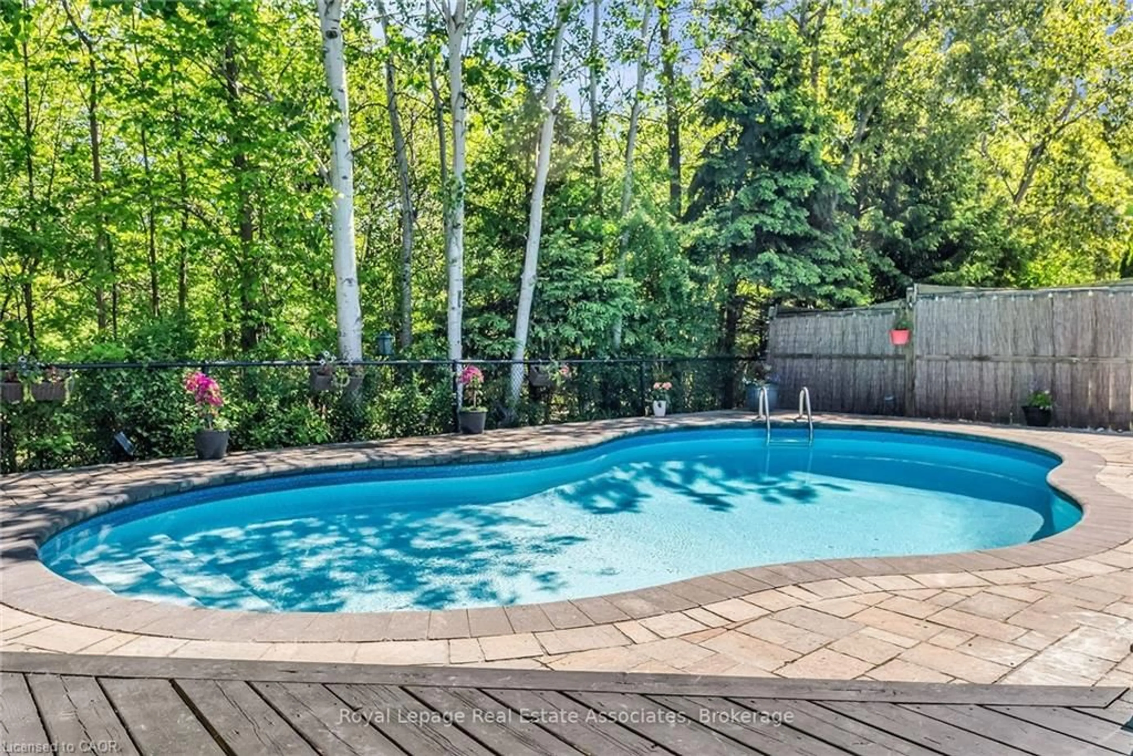 Pool for 273 Duskywing Way, Oakville Ontario L6L 6X5