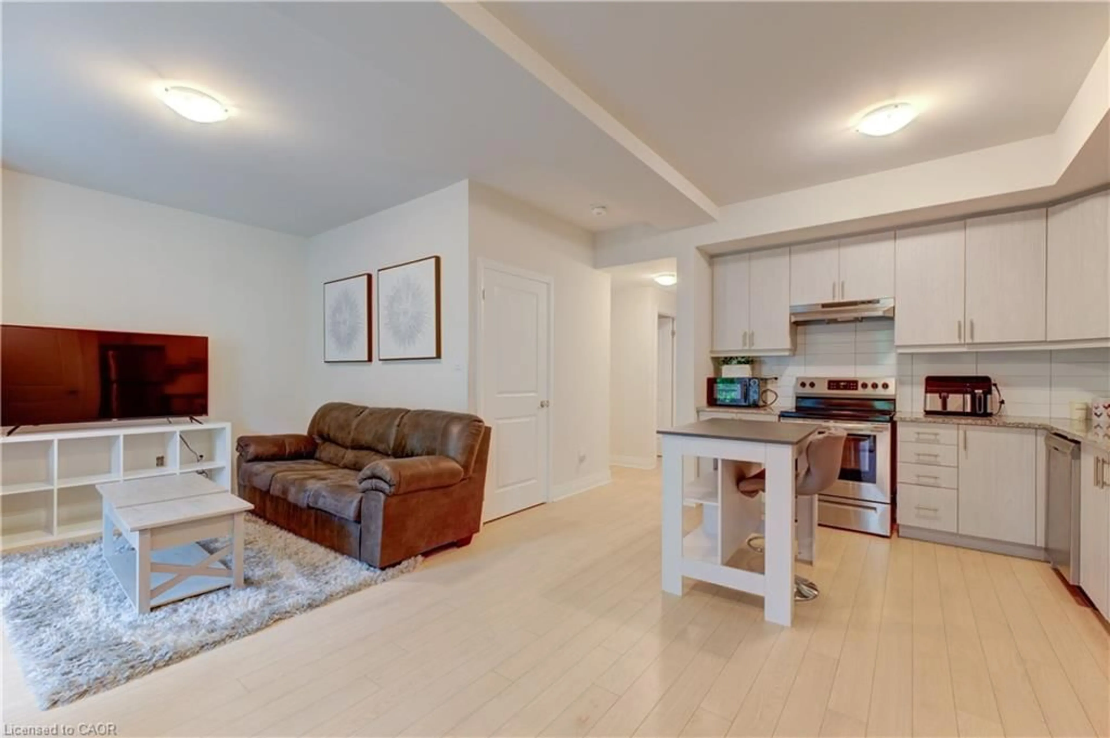 Living room with furniture, unknown for 2 Willow St #65, Paris Ontario N3L 0K7