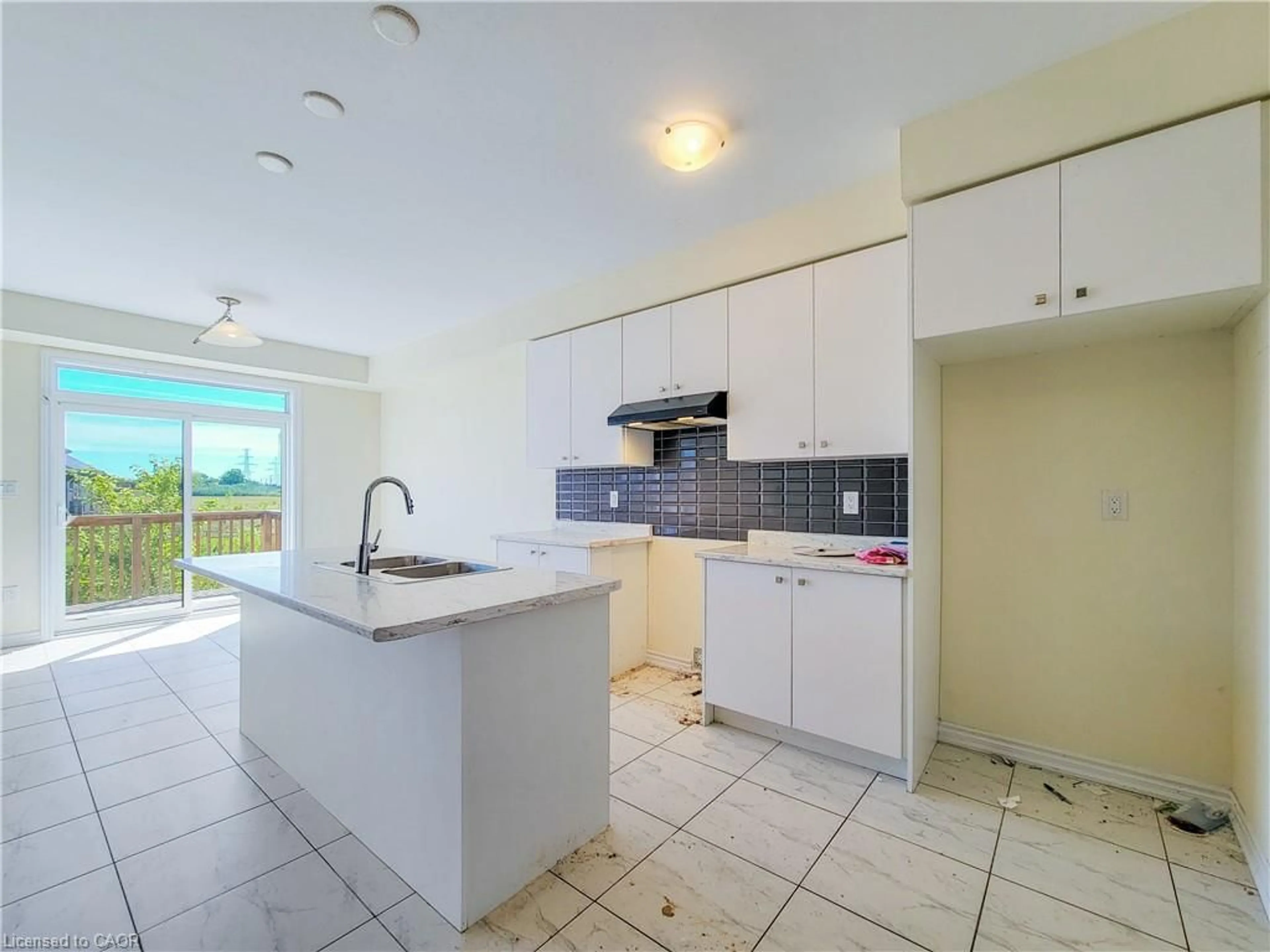 Standard kitchen, ceramic/tile floor for 241 Vanilla Trail, Thorold Ontario L2V 0L3