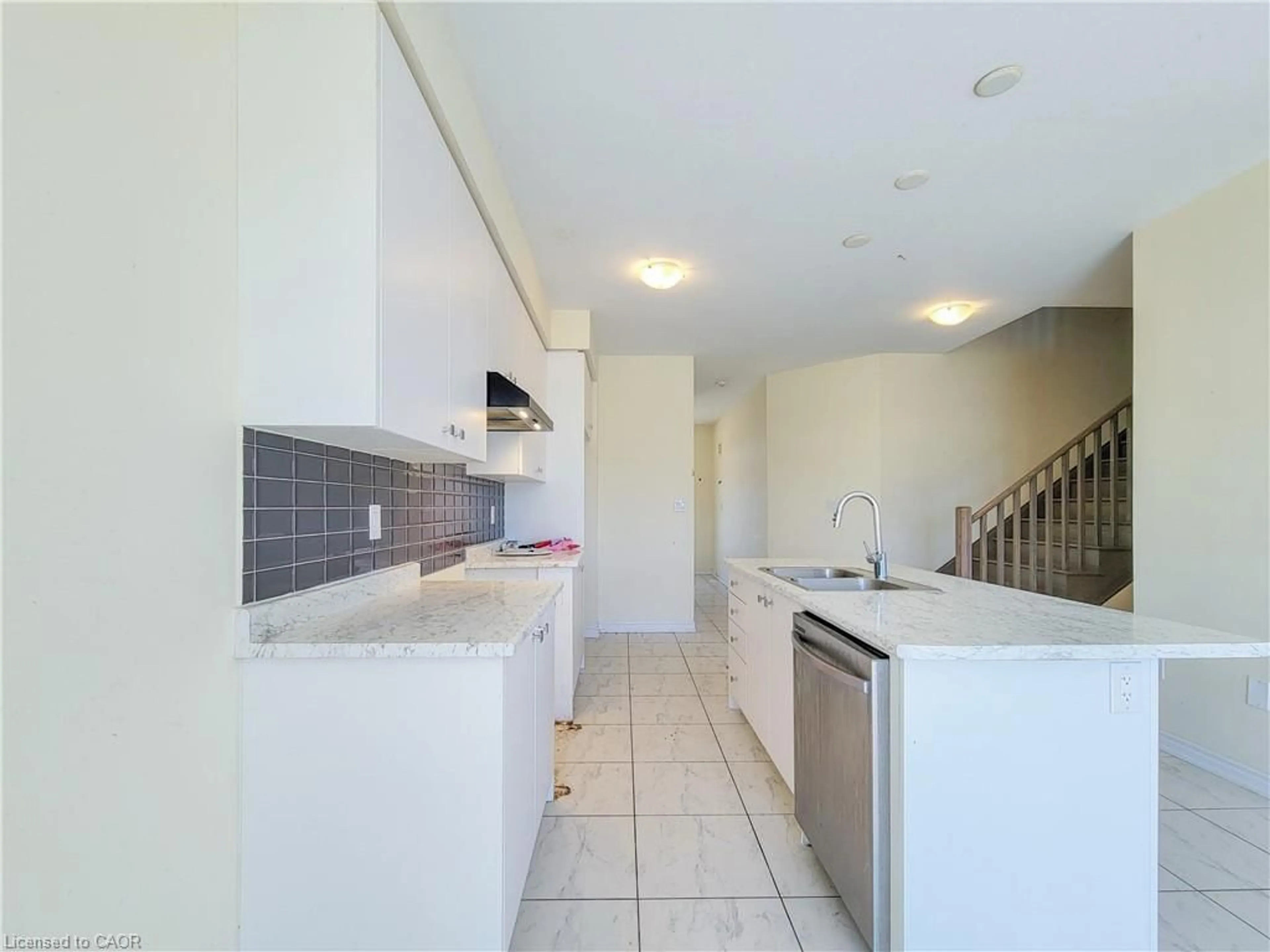Standard kitchen, ceramic/tile floor for 241 Vanilla Trail, Thorold Ontario L2V 0L3
