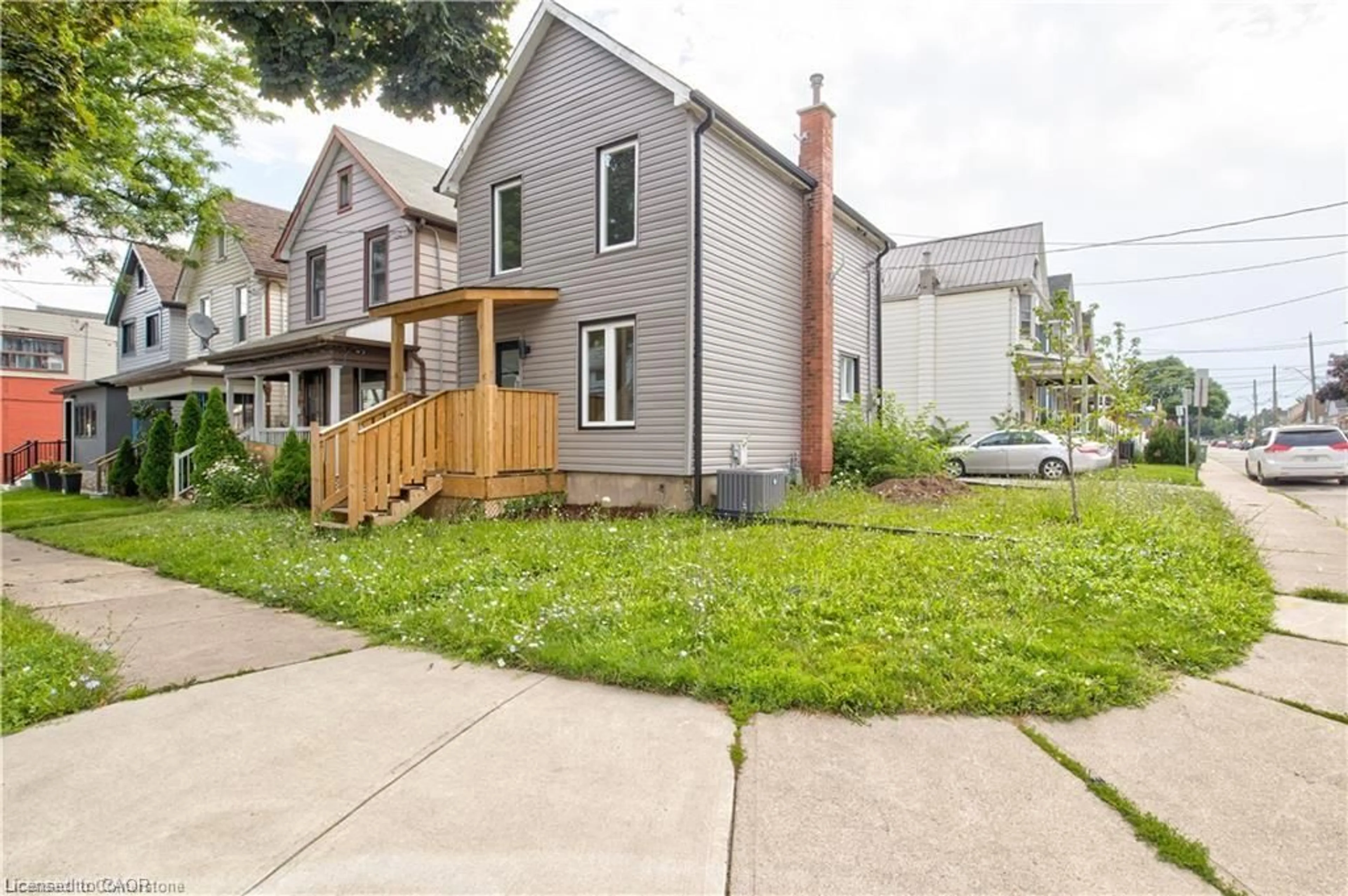 Unknown for 104 Avondale St, Hamilton Ontario L8L 7B8