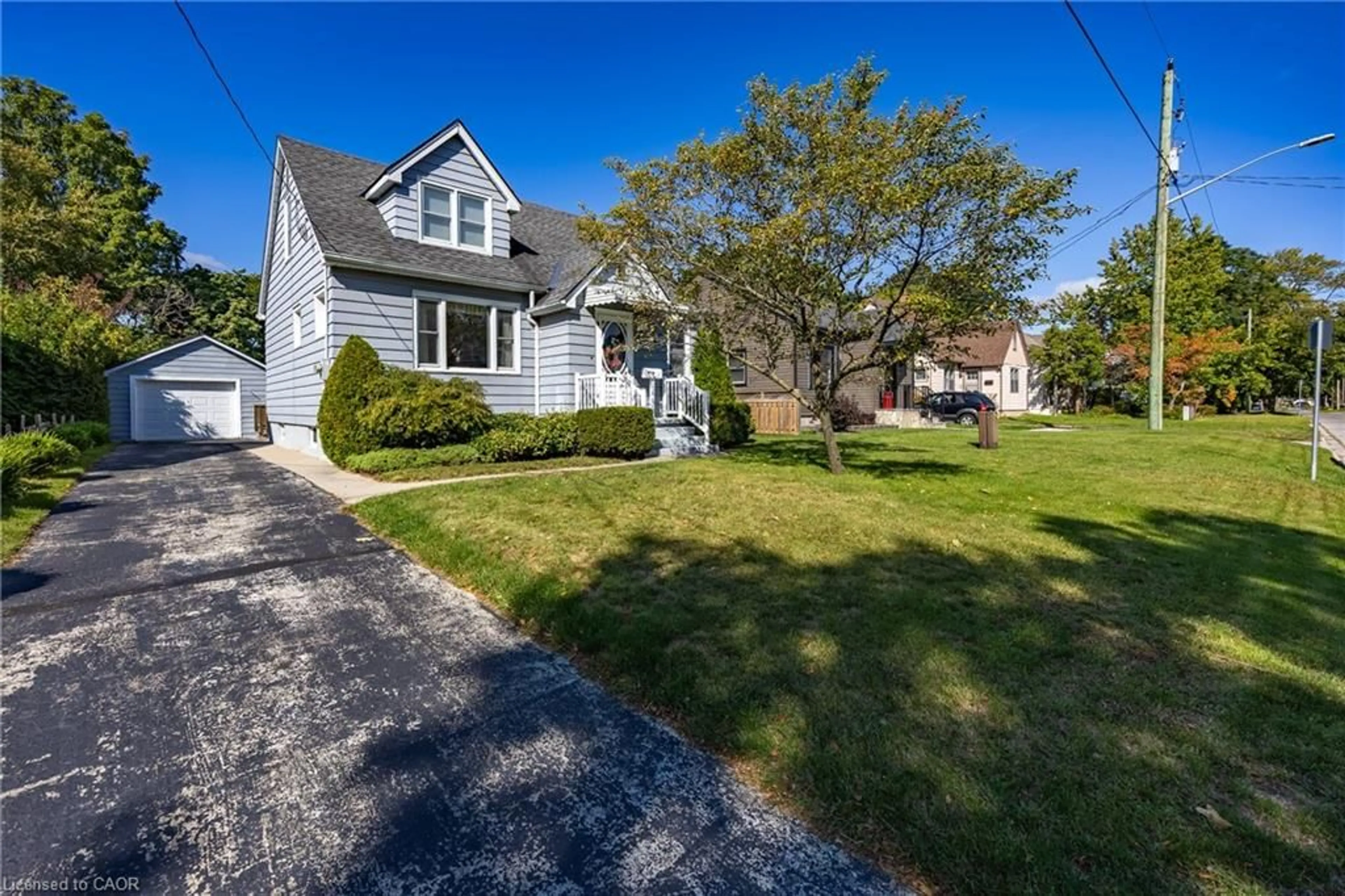 A pic from outside/outdoor area/front of a property/back of a property/a pic from drone, street for 26 Lee Ave, Simcoe Ontario N3Y 3K2