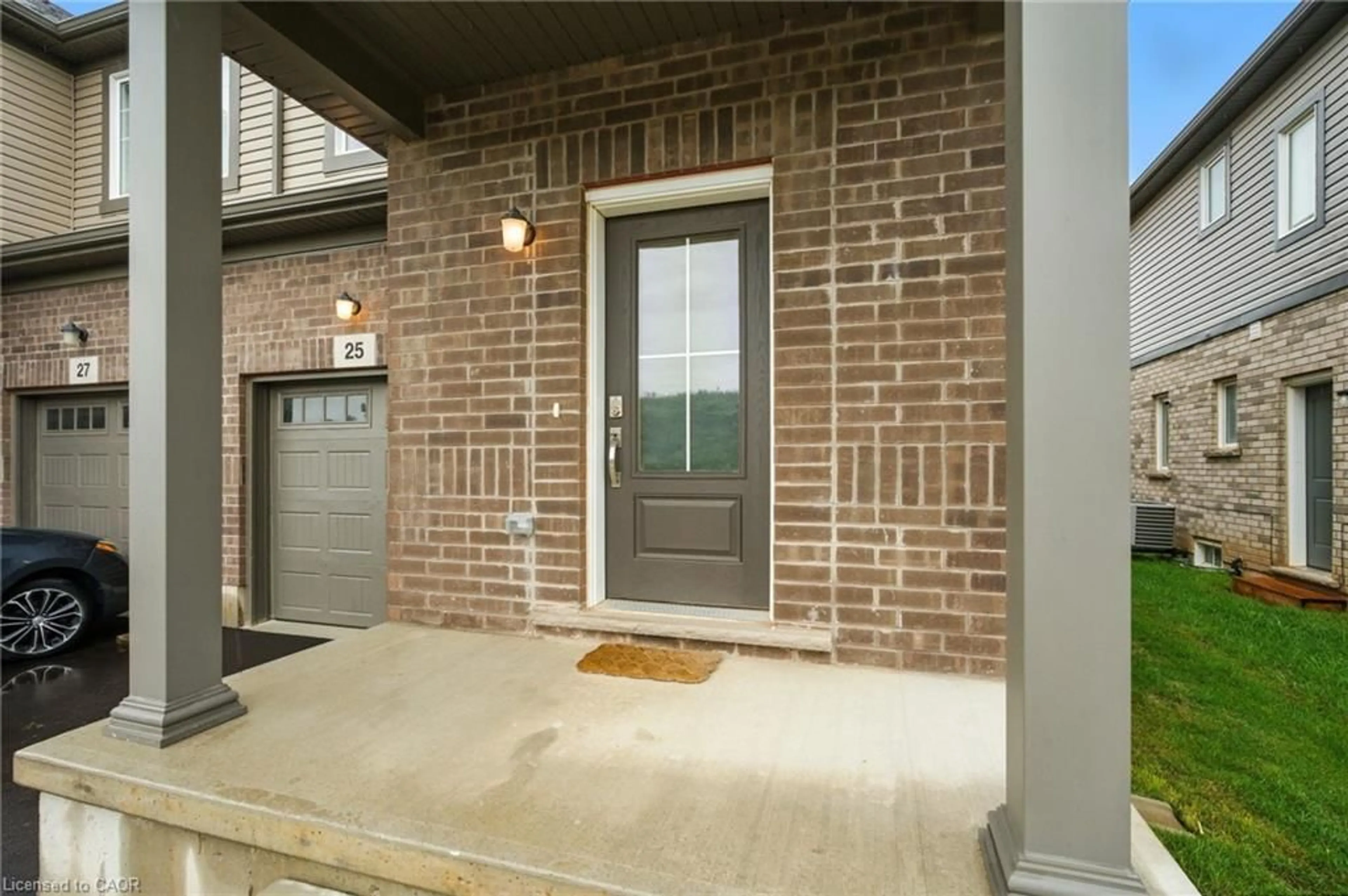Home with brick exterior material, street for 25 Saffron Way Way, Fonthill Ontario L0S 1E1