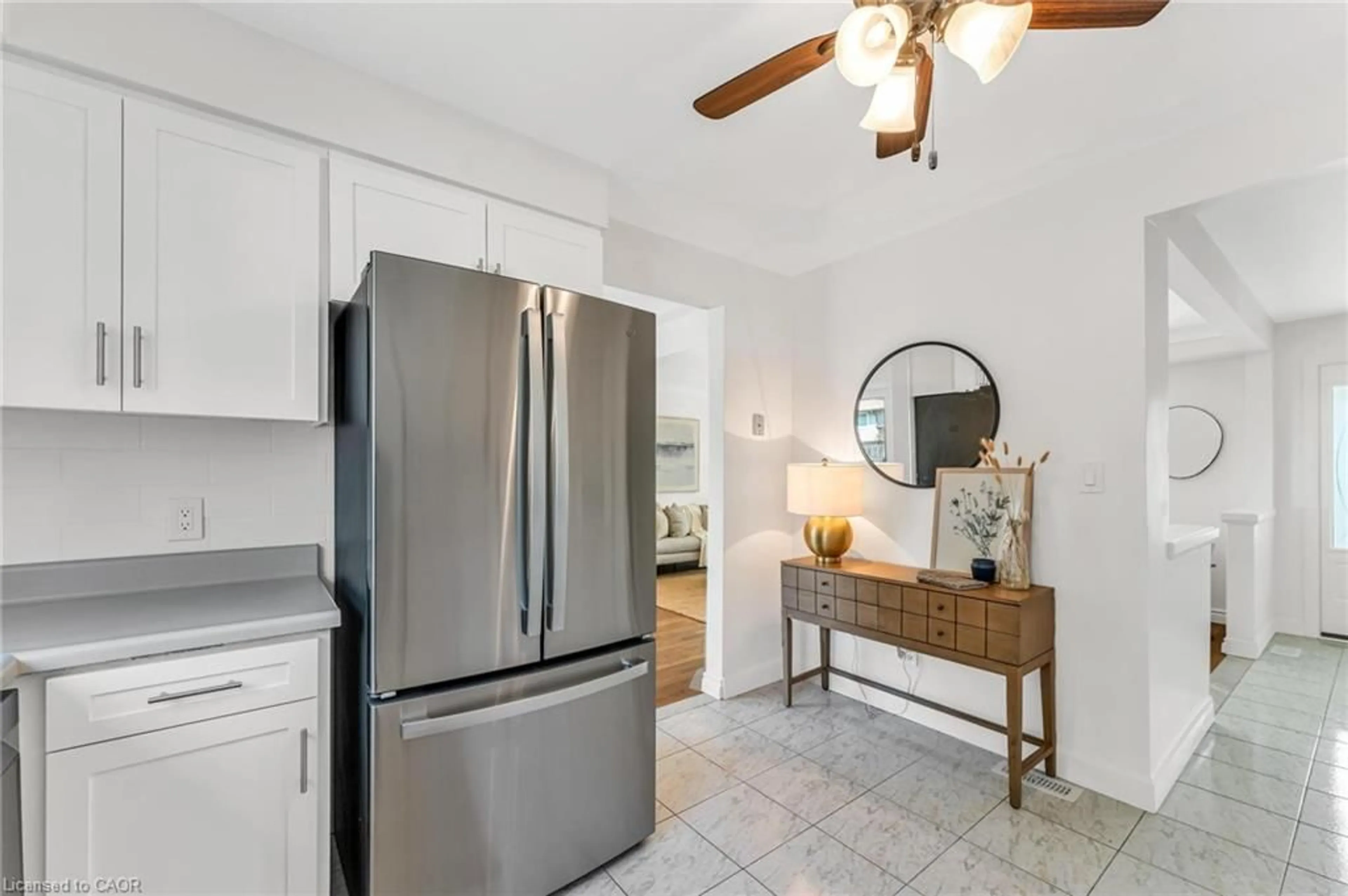 Open concept kitchen, ceramic/tile floor for 7119 Brian Cres, Niagara Falls Ontario L2J 3P4