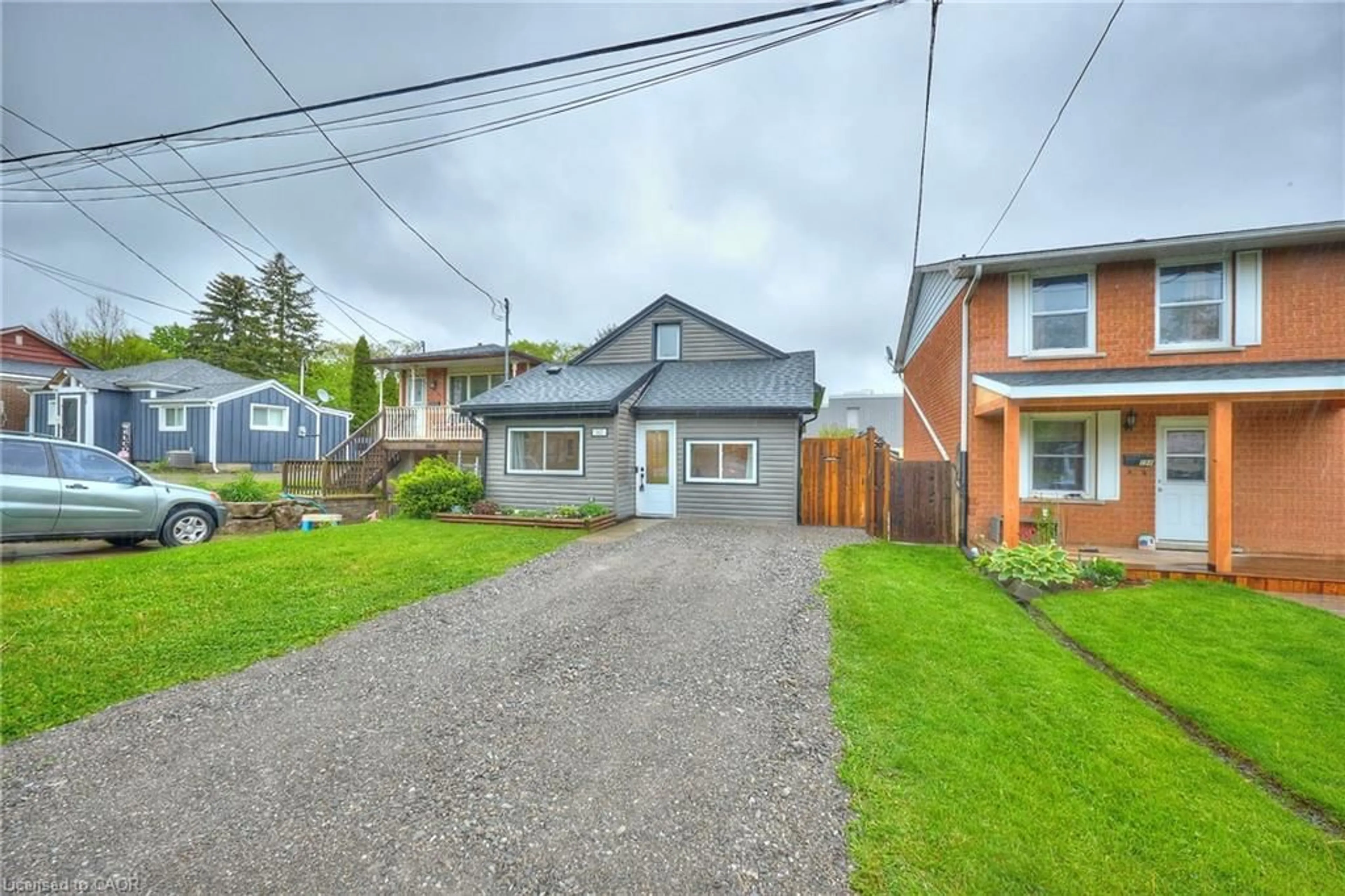 A pic from outside/outdoor area/front of a property/back of a property/a pic from drone, street for 162 Dufferin Ave, Smithville Ontario L0R 2A0