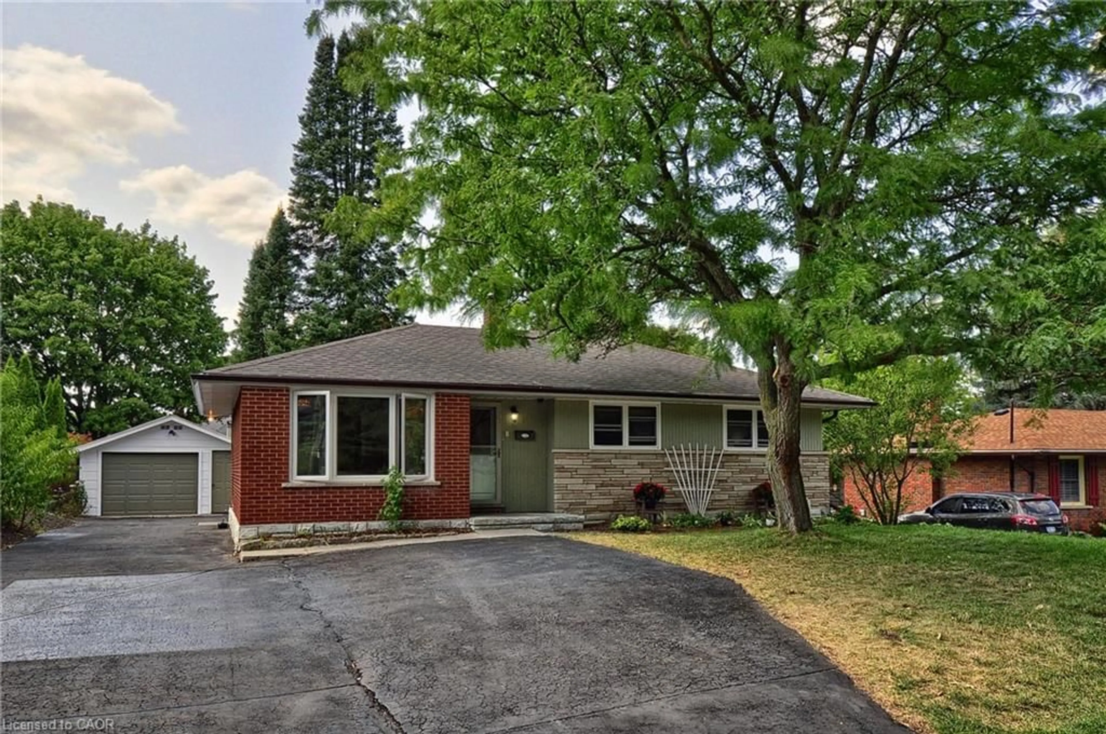 Home with brick exterior material, street for 8 Heather Ave, Cambridge Ontario N3C 1X1