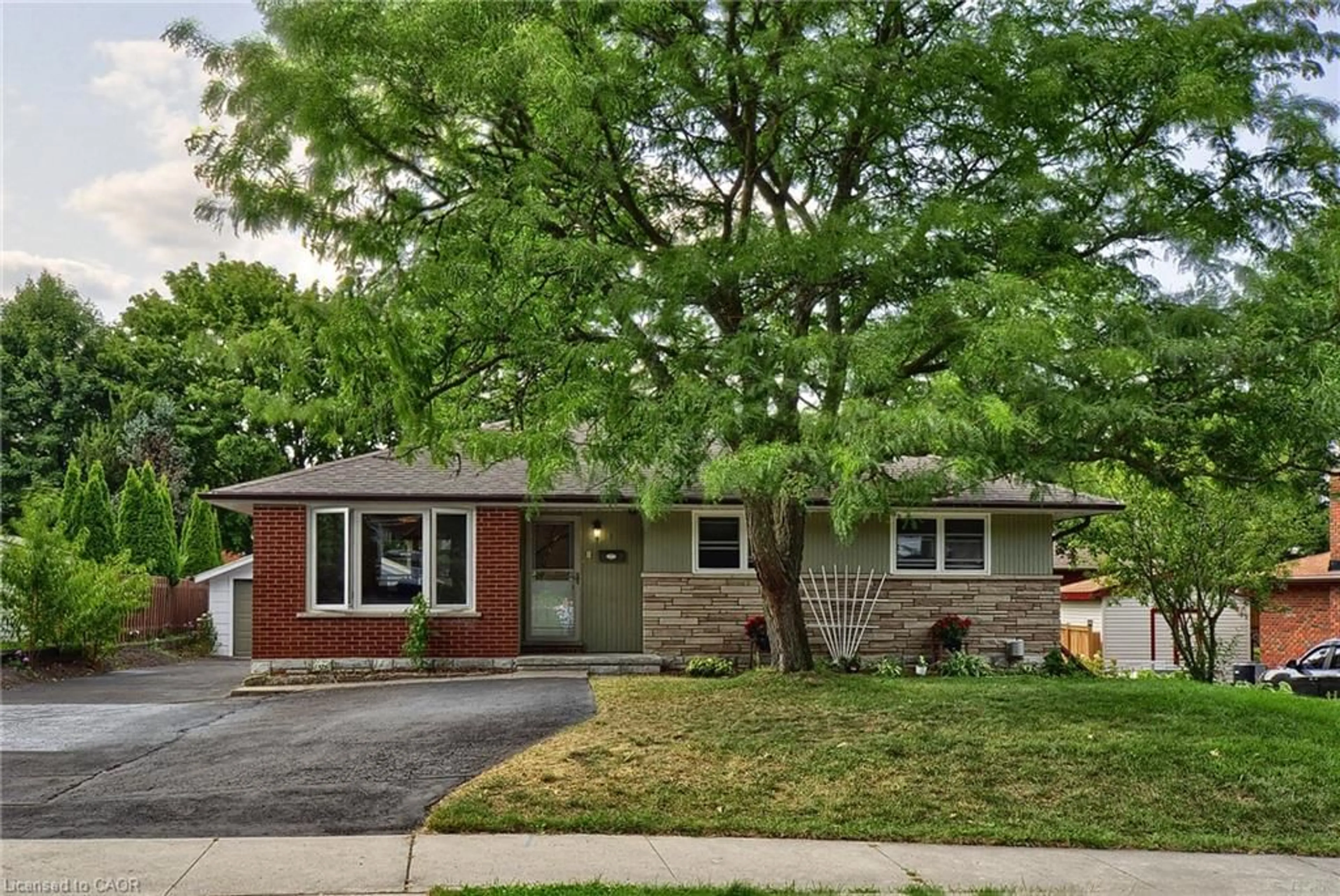 Home with brick exterior material, street for 8 Heather Ave, Cambridge Ontario N3C 1X1