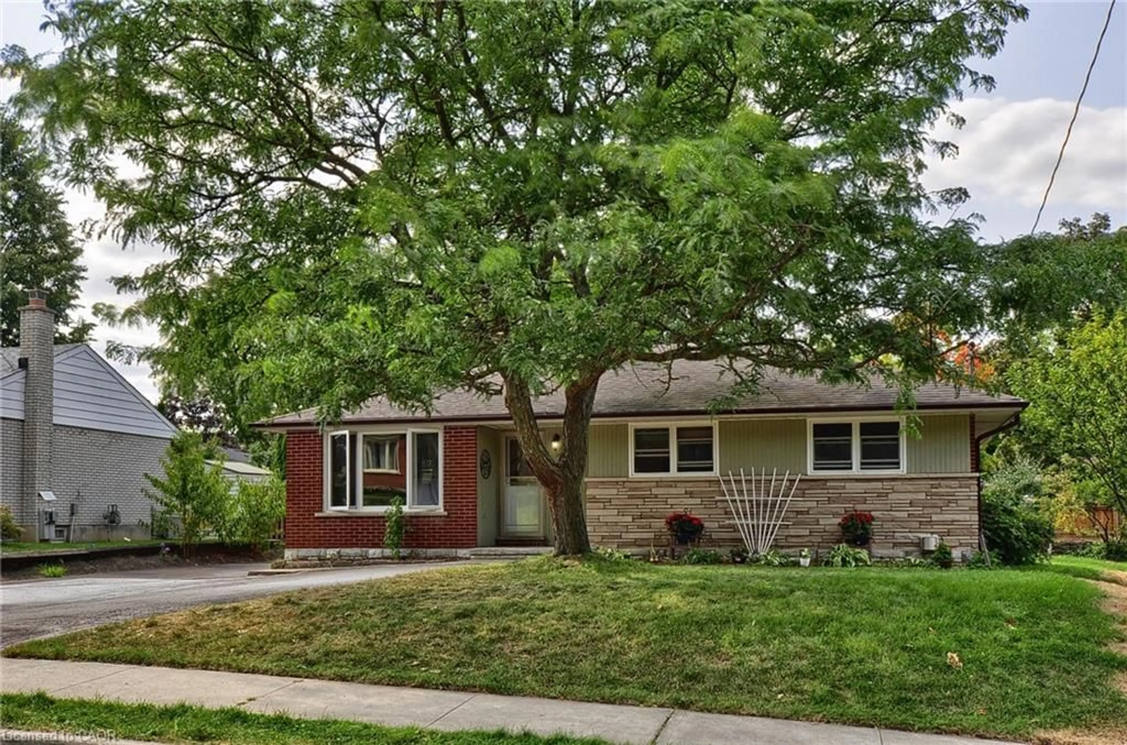 Home with brick exterior material, street for 8 Heather Ave, Cambridge Ontario N3C 1X1
