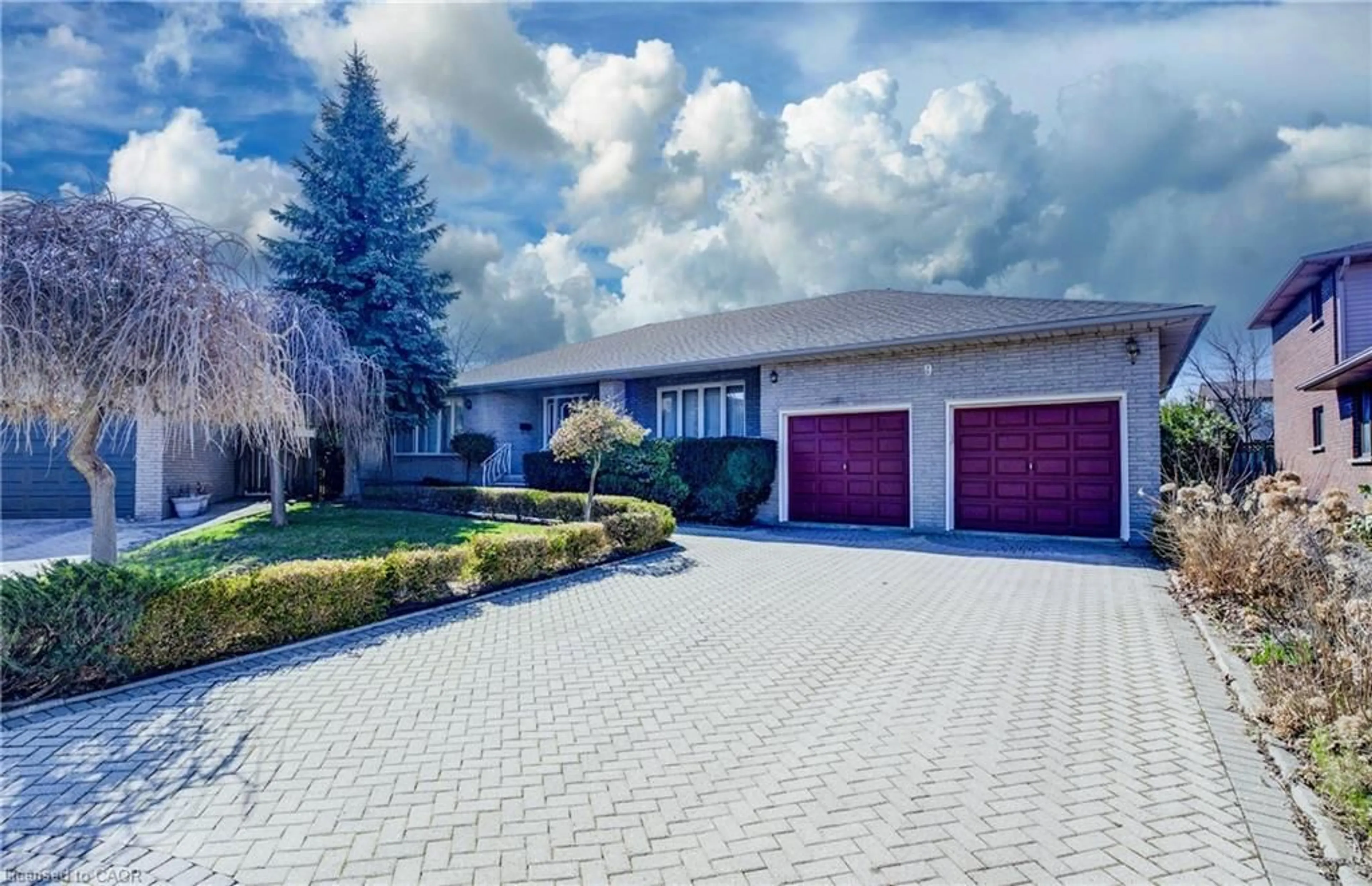 Unknown for 9 Stonecliff Crt, Hamilton Ontario L9C 7G2
