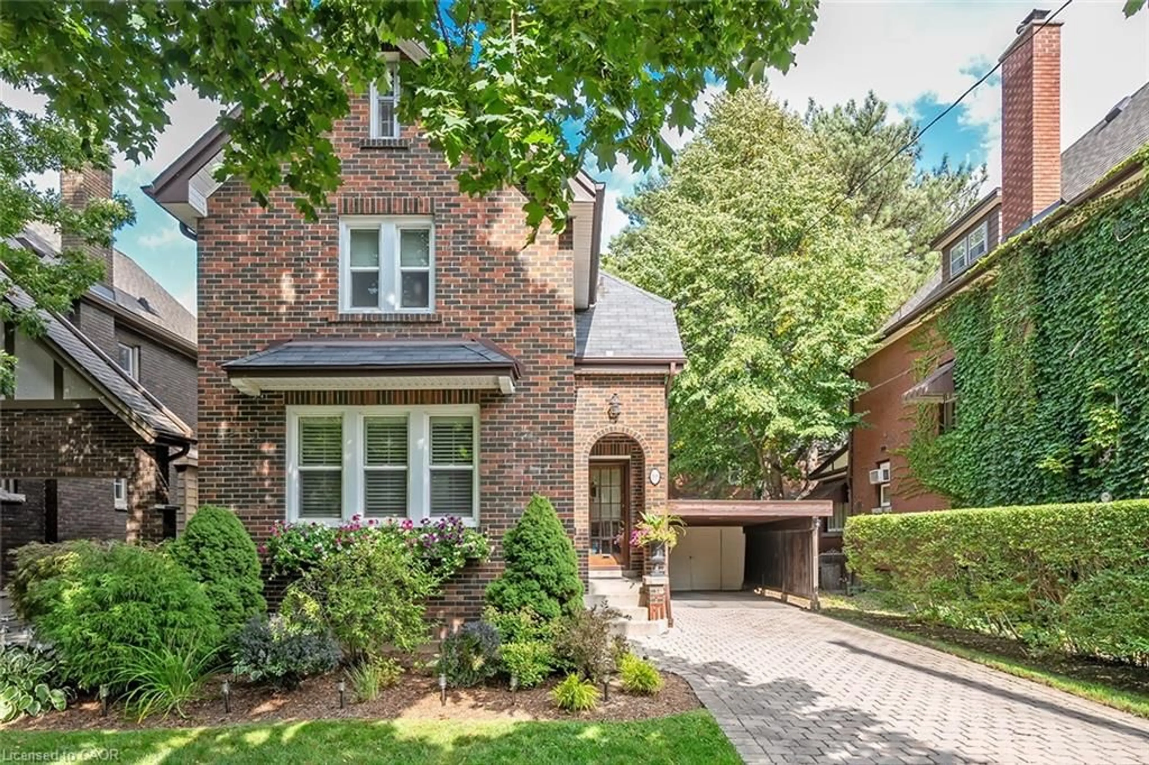 Home with brick exterior material, street for 88 Paisley Ave, Hamilton Ontario L8S 4H3