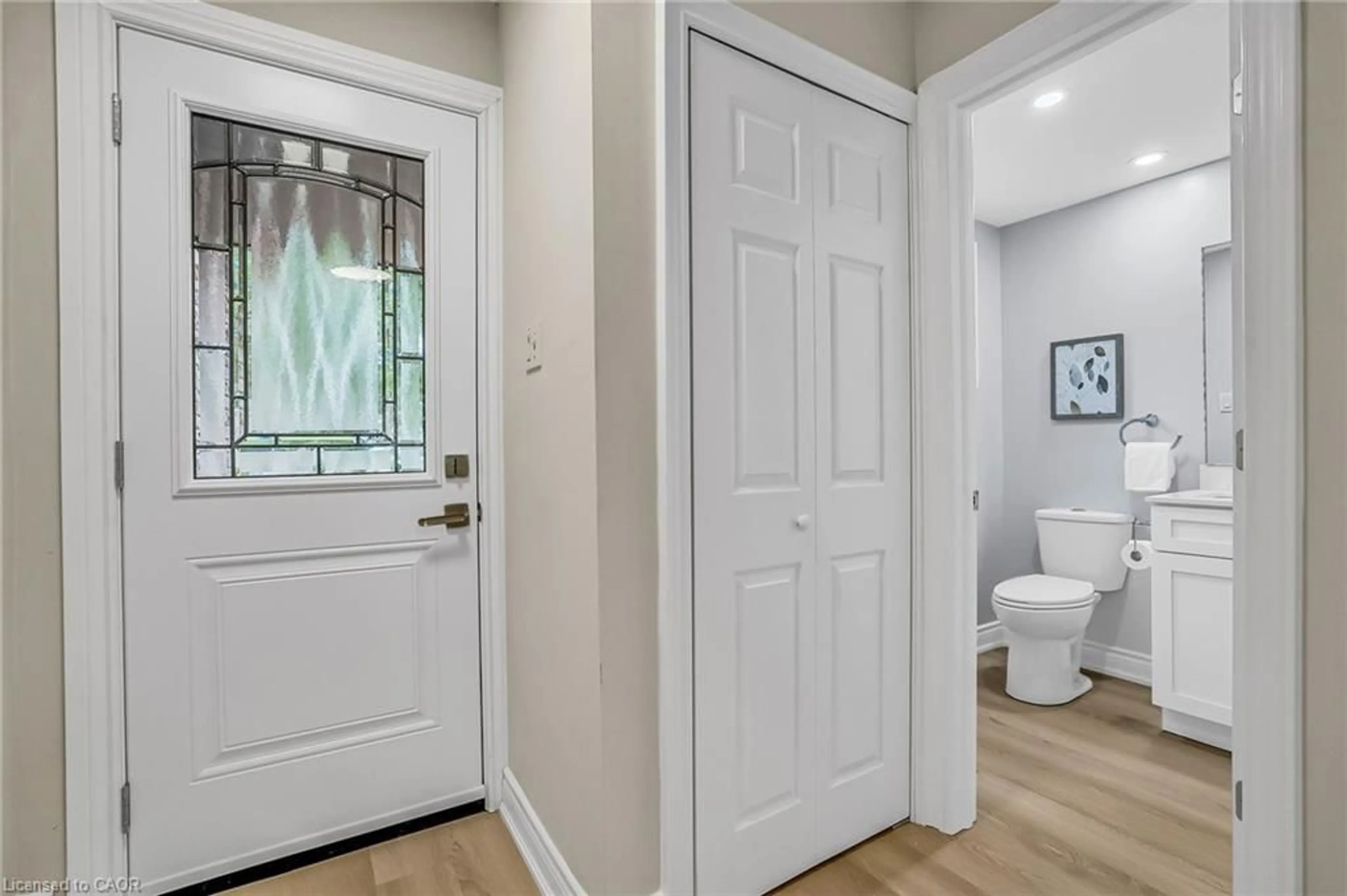 Indoor entryway for 4 Wesmorland Ave, Peel Ontario L6Z 1E7