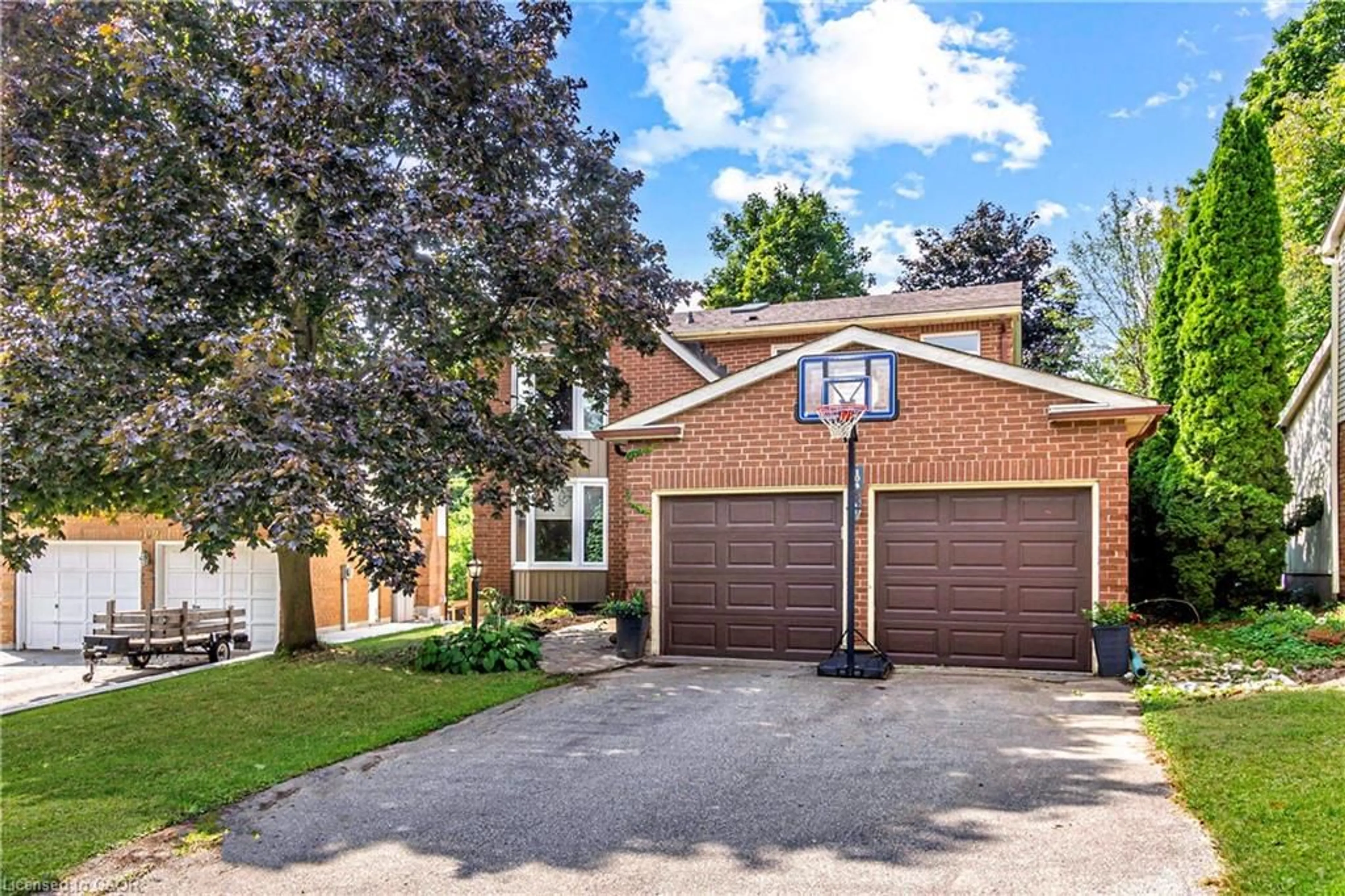 Home with brick exterior material, street for 104 Valley Ridge Cres, Waterloo Ontario N2T 1X2