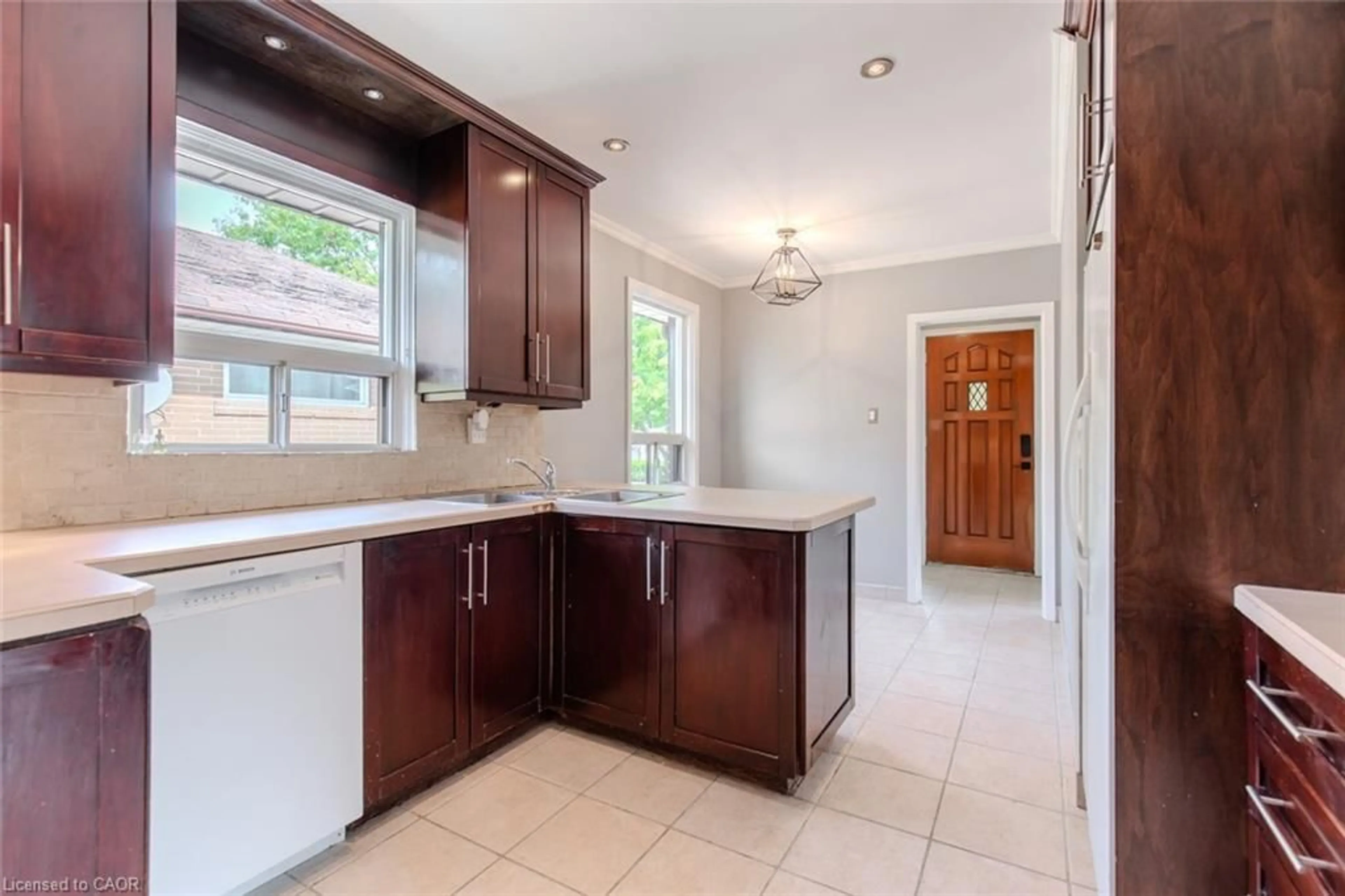 Open concept kitchen, ceramic/tile floor for 60 Greenock Ave, Scarborough Ontario M1G 2Z9
