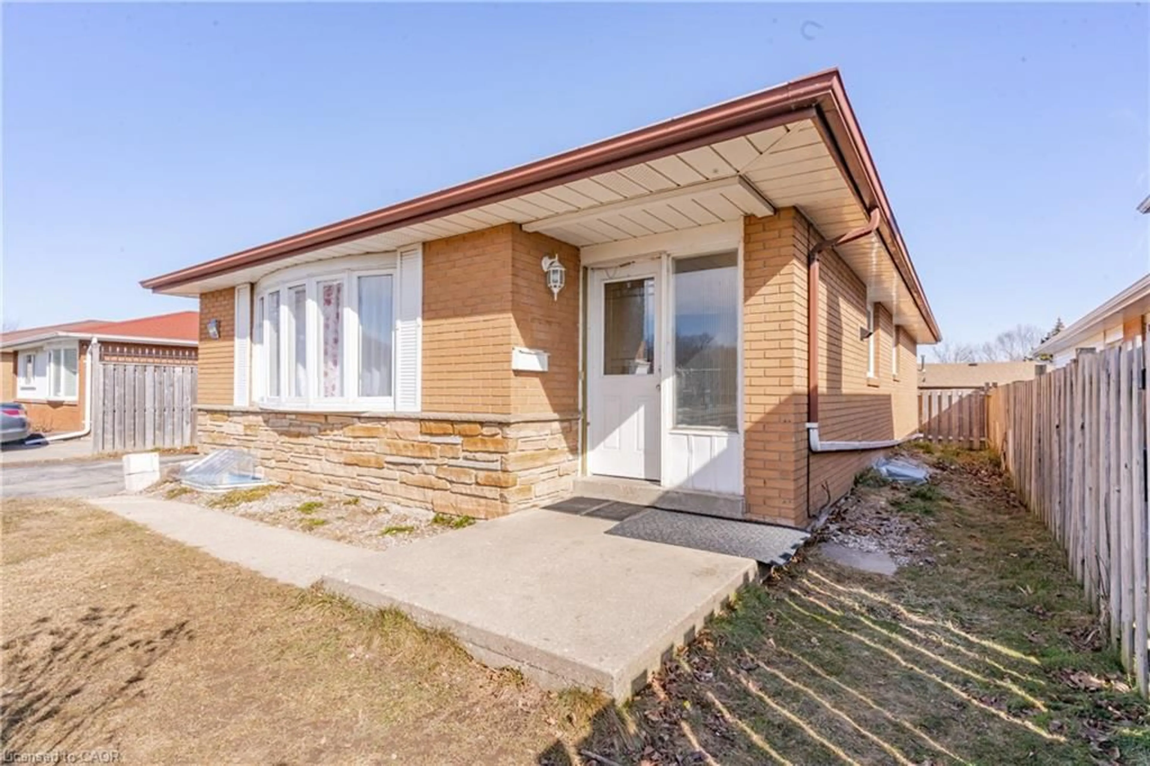 Home with brick exterior material, building for 110 Hazelglen Dr, Kitchener Ontario N2M 2E5