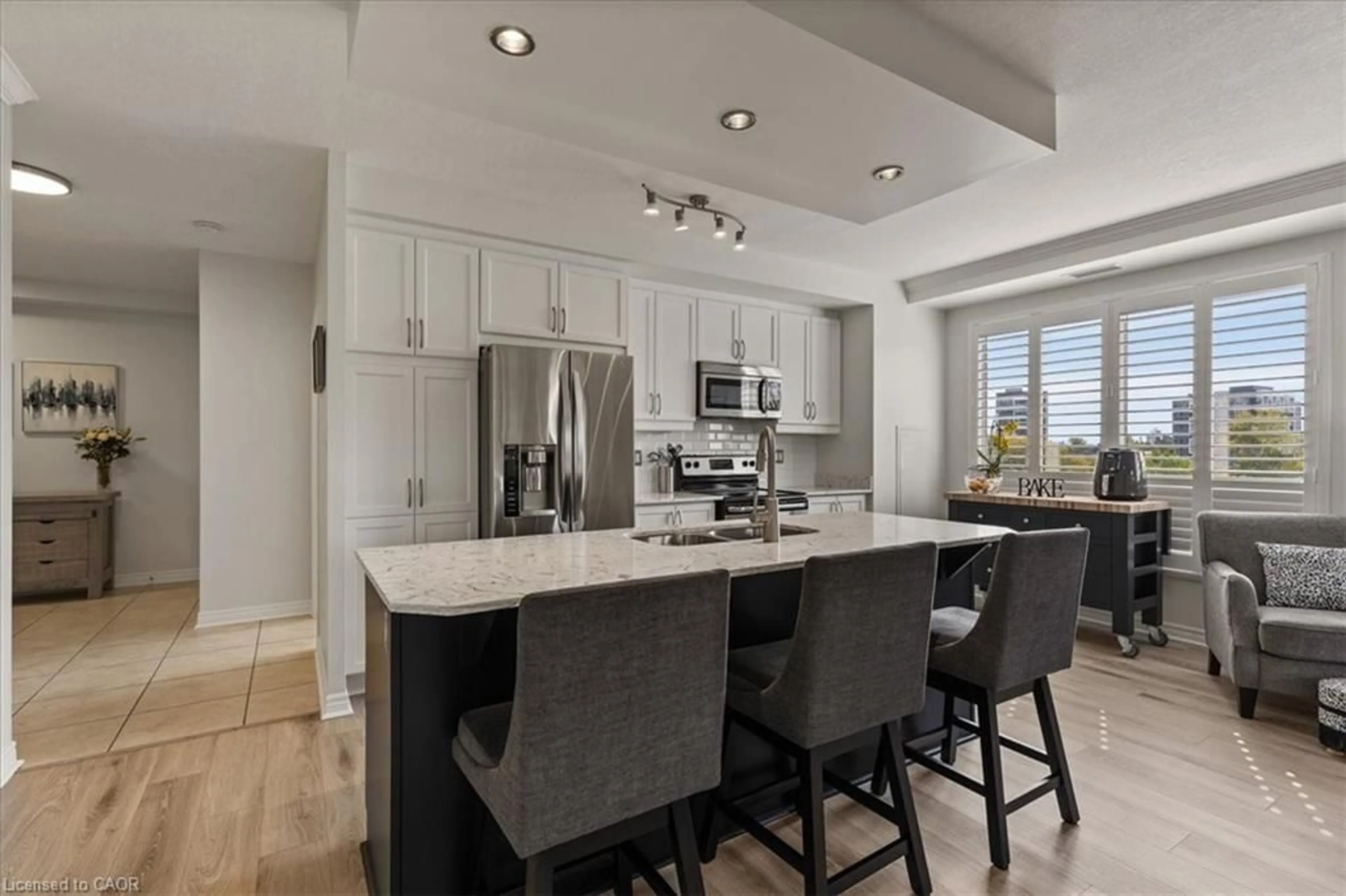 Open concept kitchen, ceramic/tile floor for 539 Belmont Ave #502, Kitchener Ontario N2M 0A2