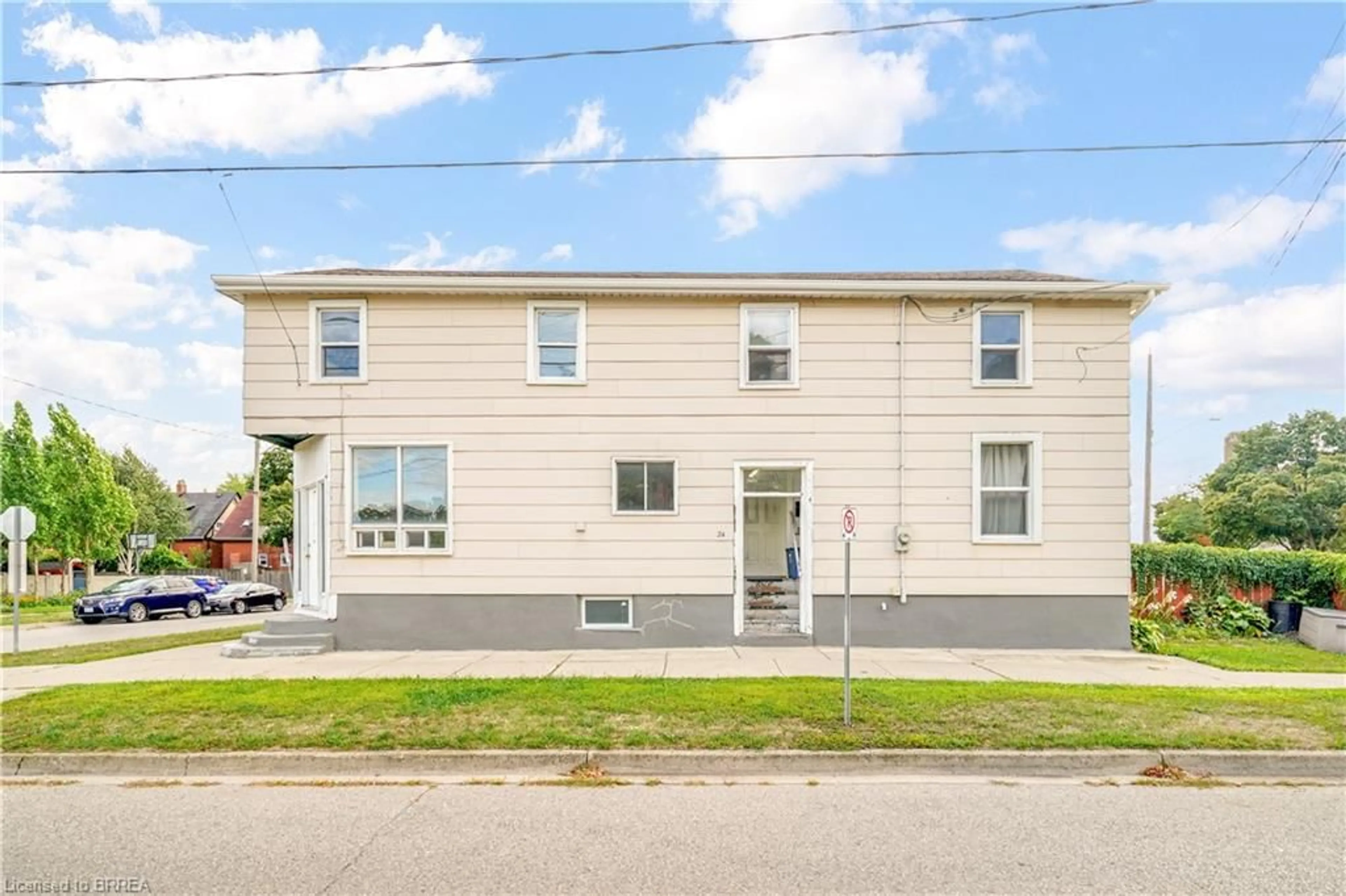 Home with vinyl exterior material, street for 24 Duke St, Brantford Ontario N3T 3T4