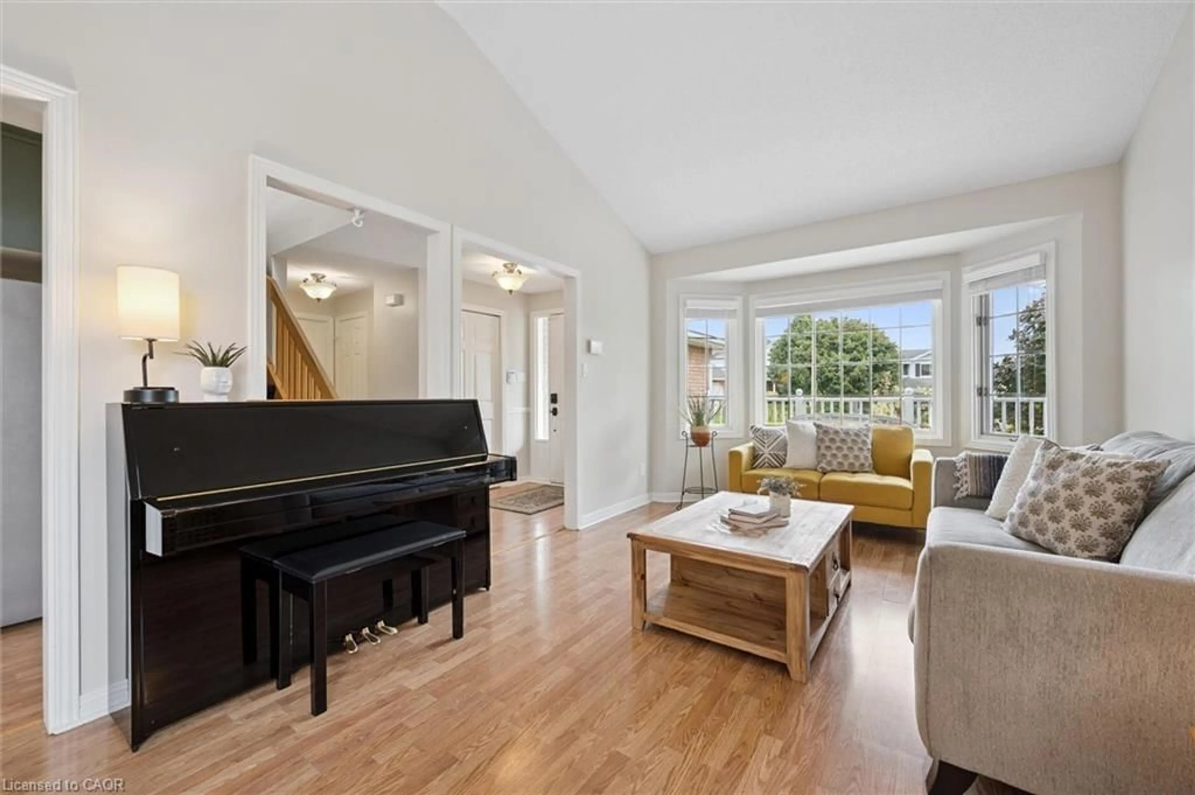 Living room with furniture, unknown for 256 Grand River Blvd, Kitchener Ontario N2A 3K4