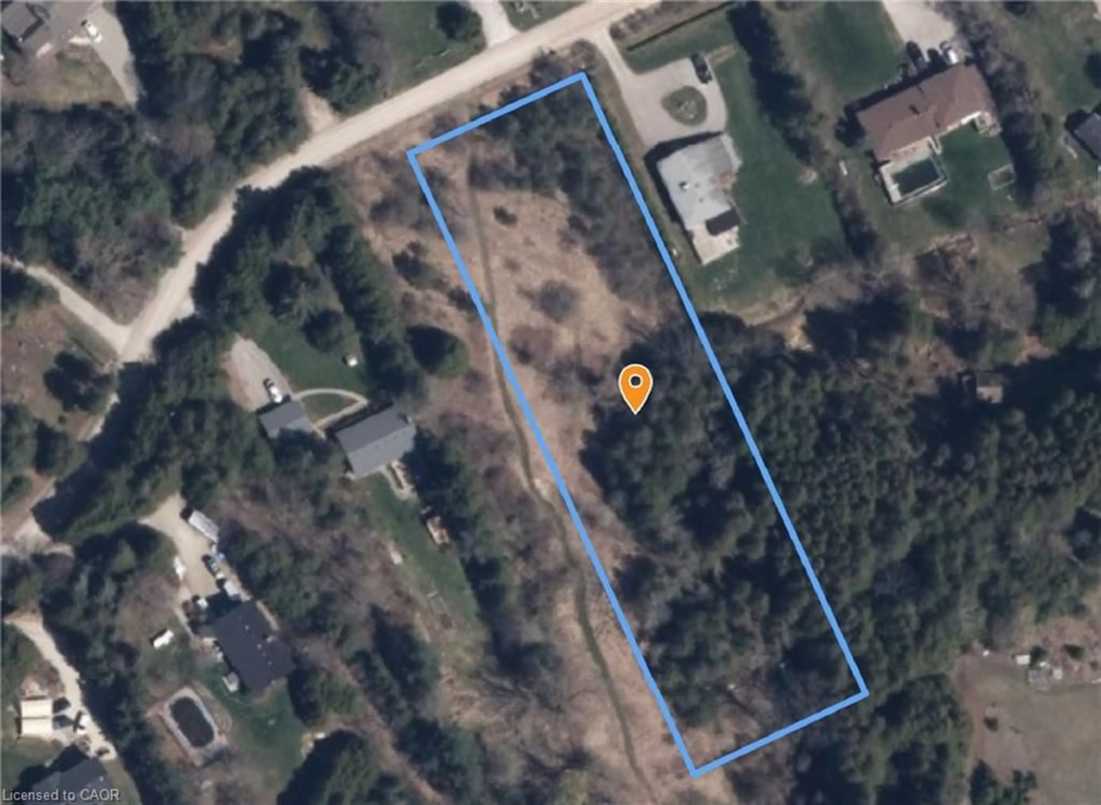 A pic from outside/outdoor area/front of a property/back of a property/a pic from drone, street for 13 Cedar Lane, Dufferin Ontario L9W 6C8