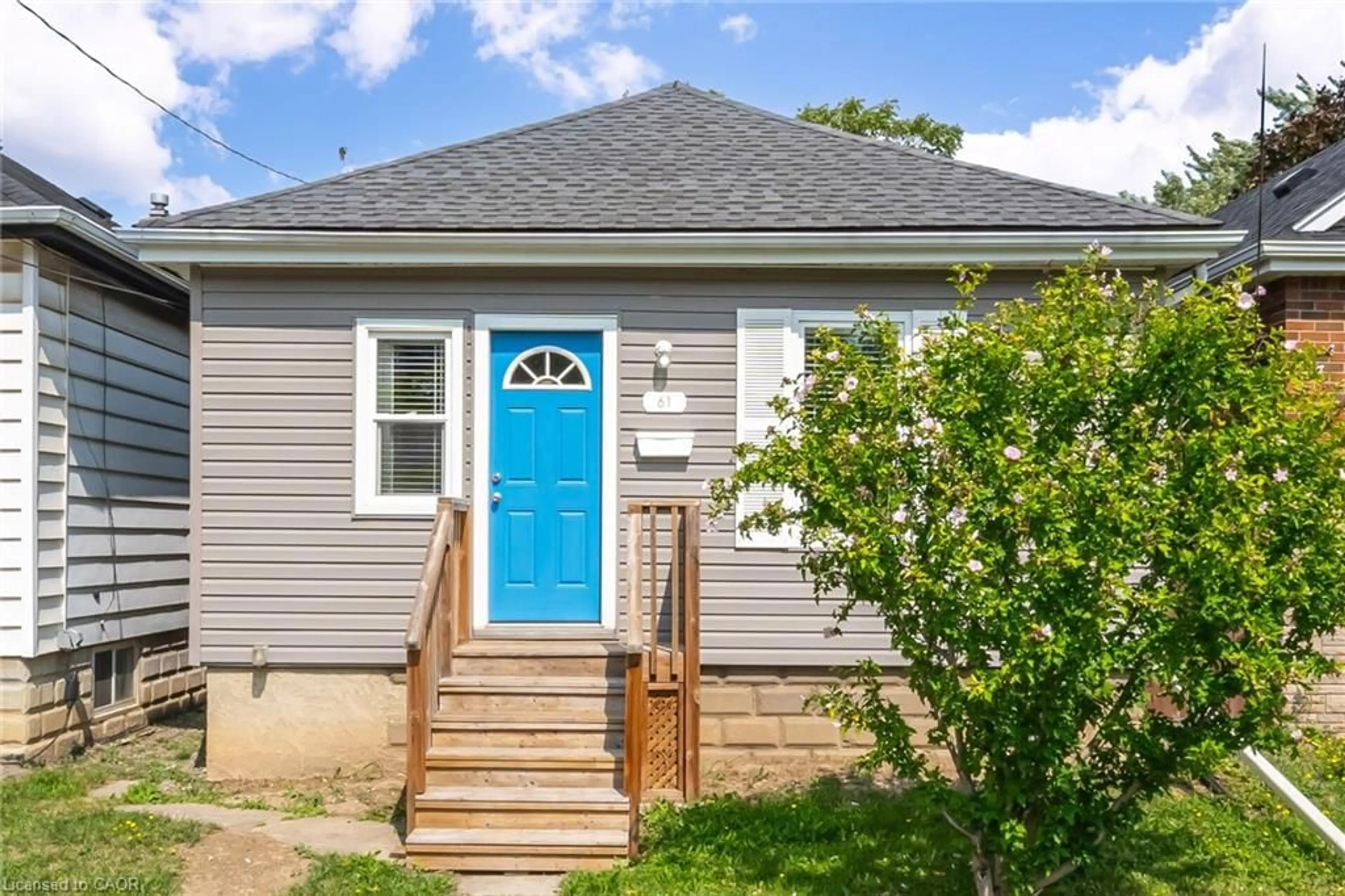 Home with vinyl exterior material, street for 61 Mcanulty Blvd, Hamilton Ontario L8H 3G9