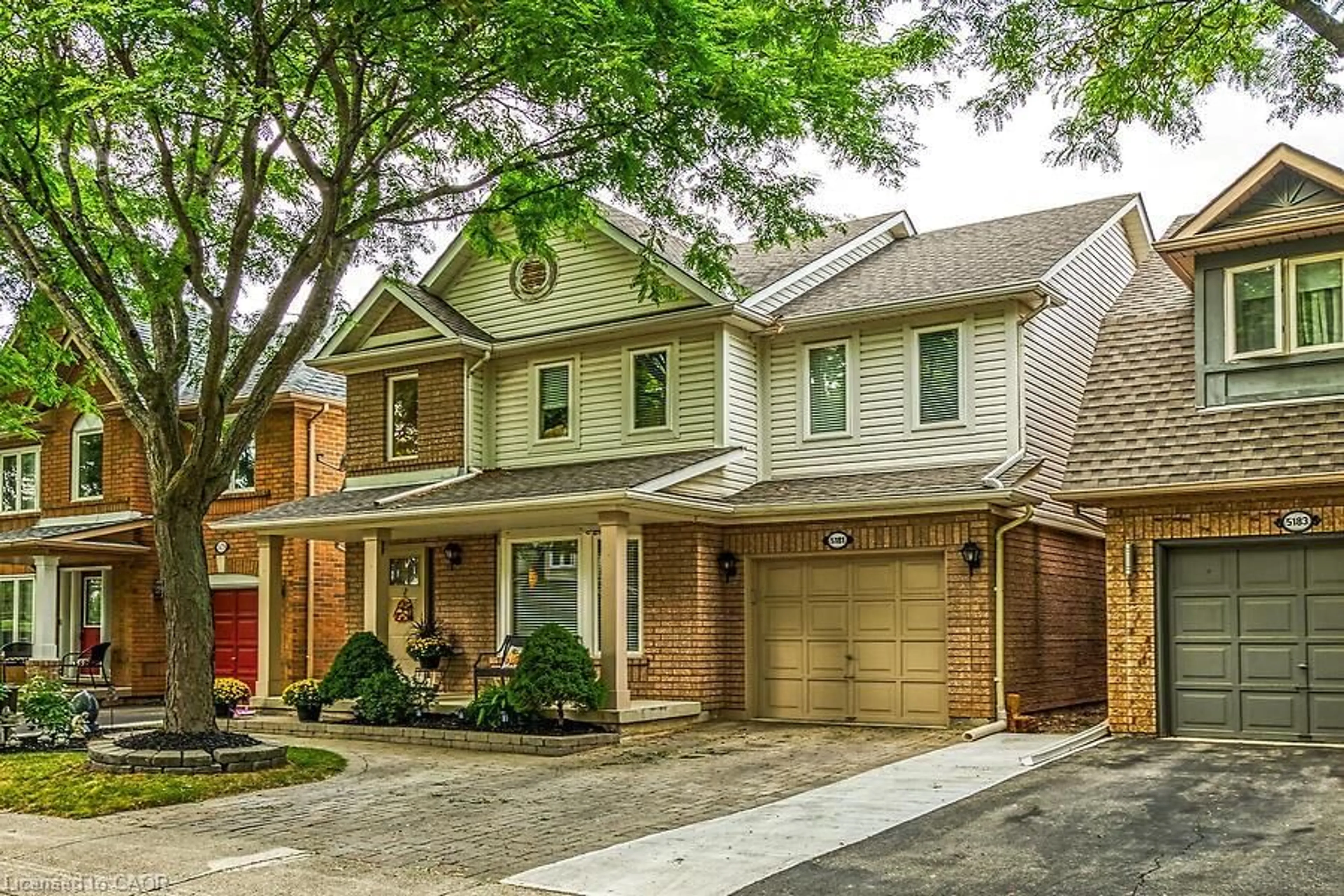 Home with brick exterior material, street for 5181 Wood Cres, Burlington Ontario L7L 6N3