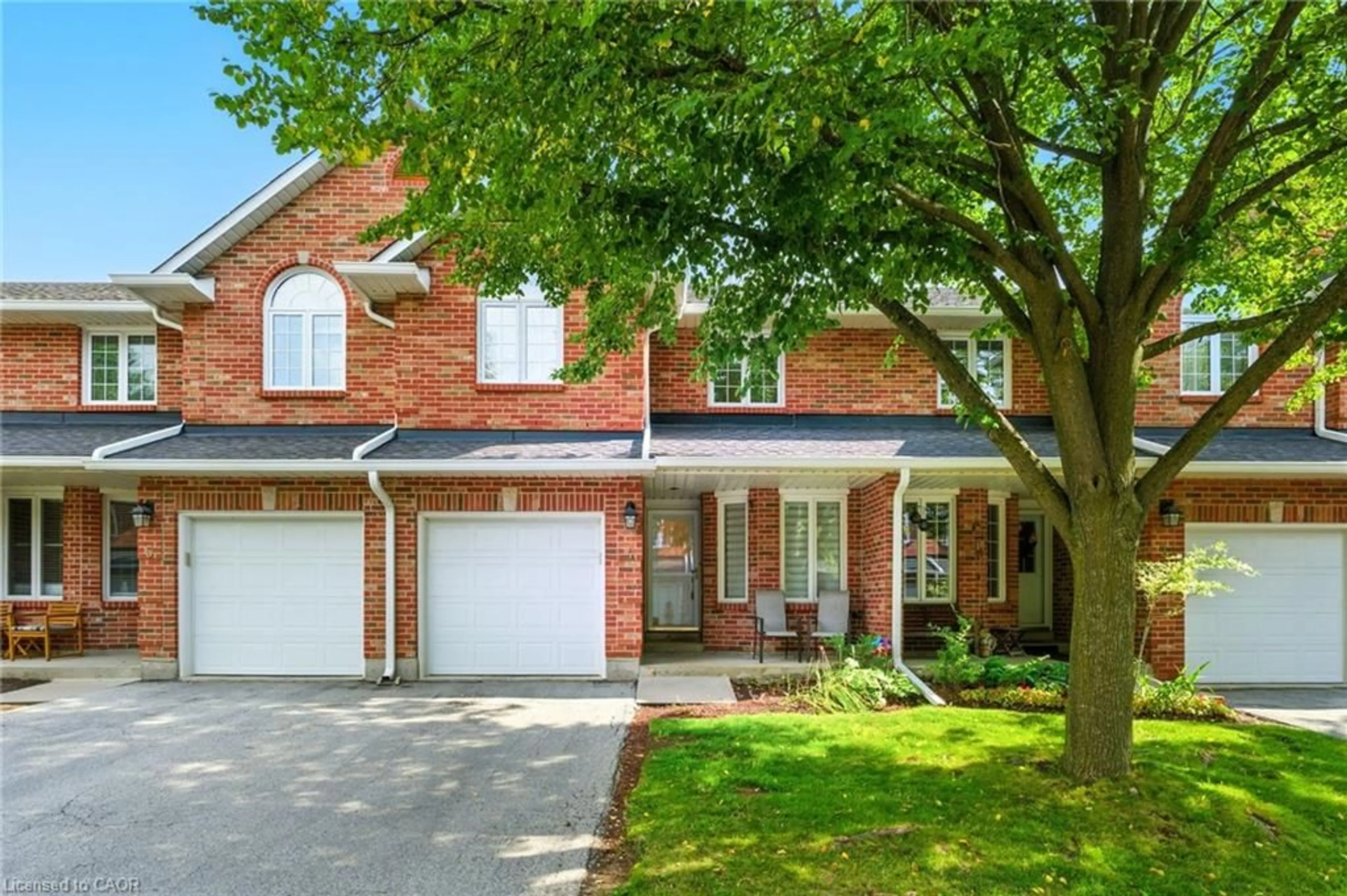 Home with brick exterior material, street for 2252 Walkers Line #4, Burlington Ontario L7M 3Y8