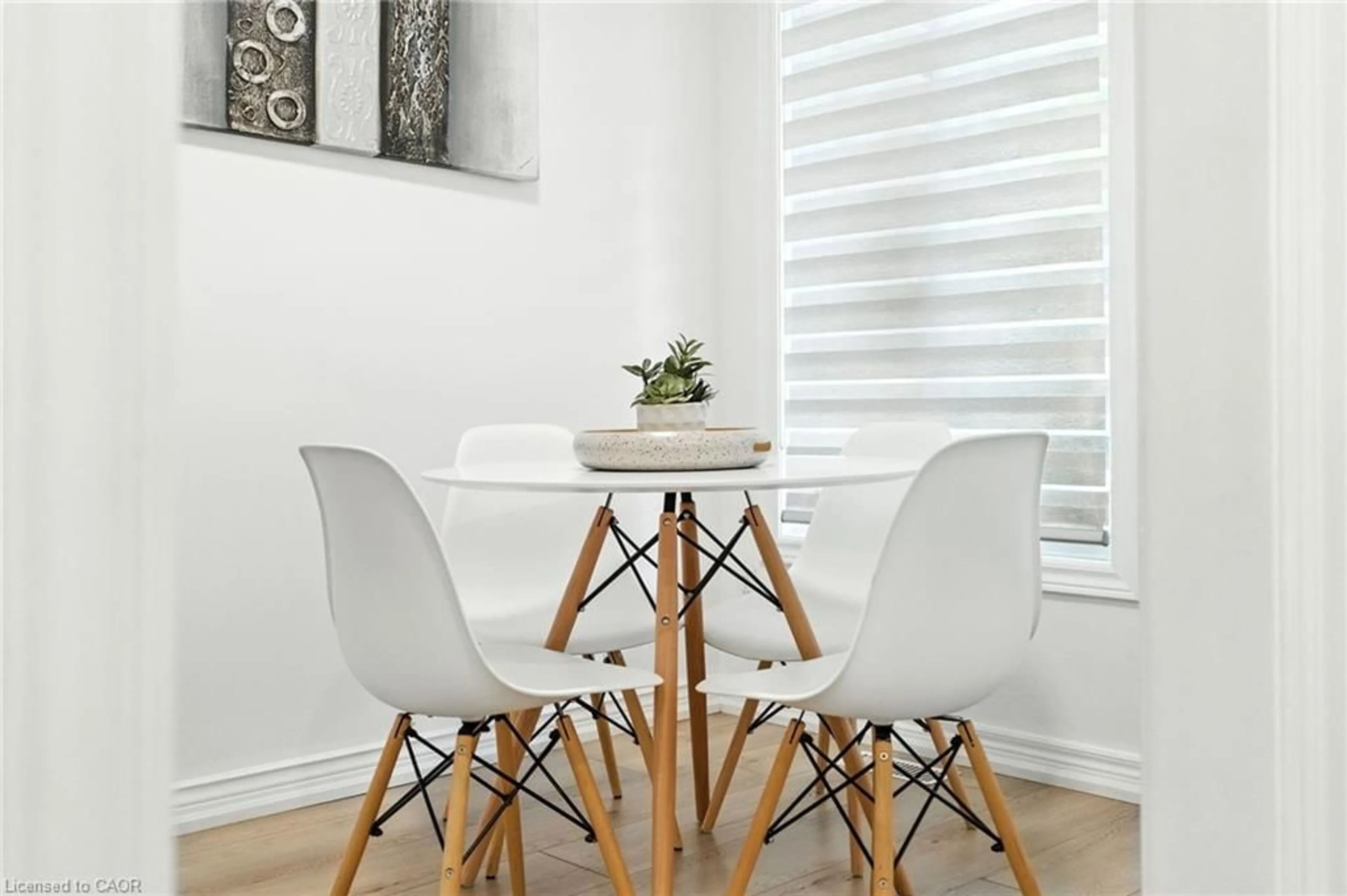 Dining room, unknown for 2252 Walkers Line #4, Burlington Ontario L7M 3Y8