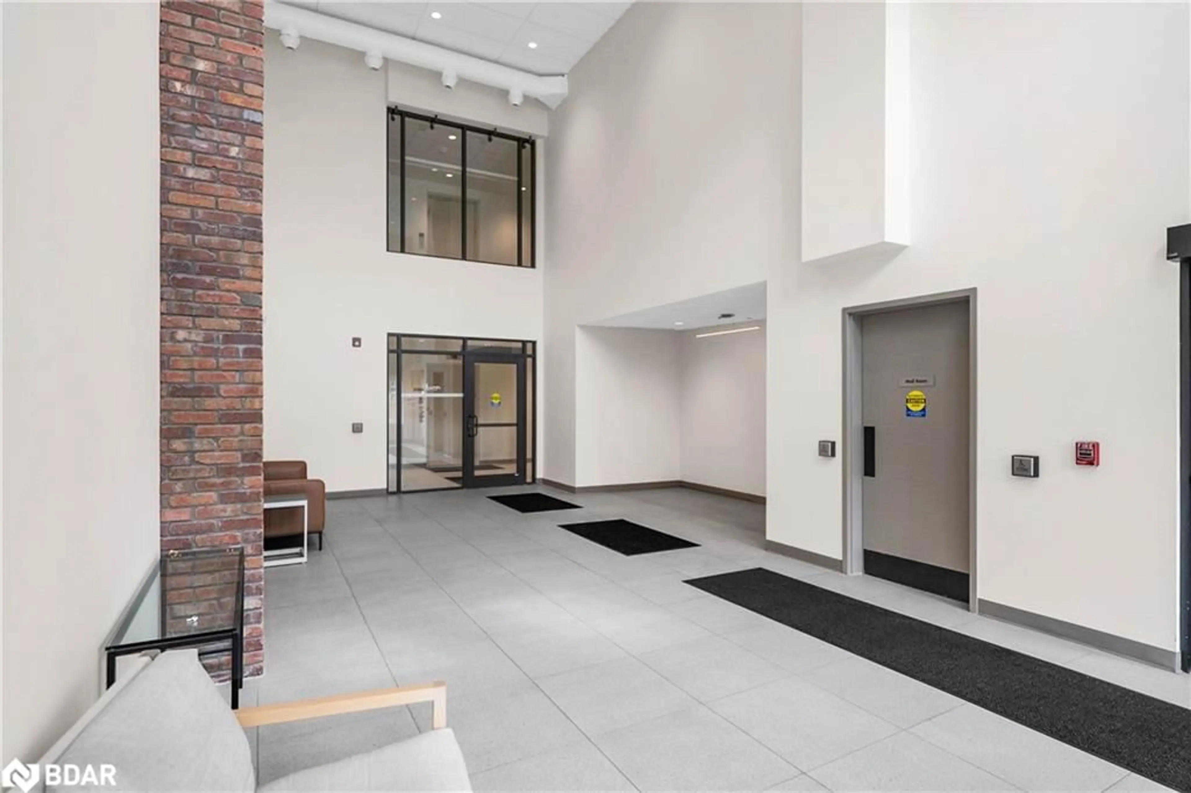 Indoor foyer for 121 Mary St #414, Creemore Ontario L0M 1G0
