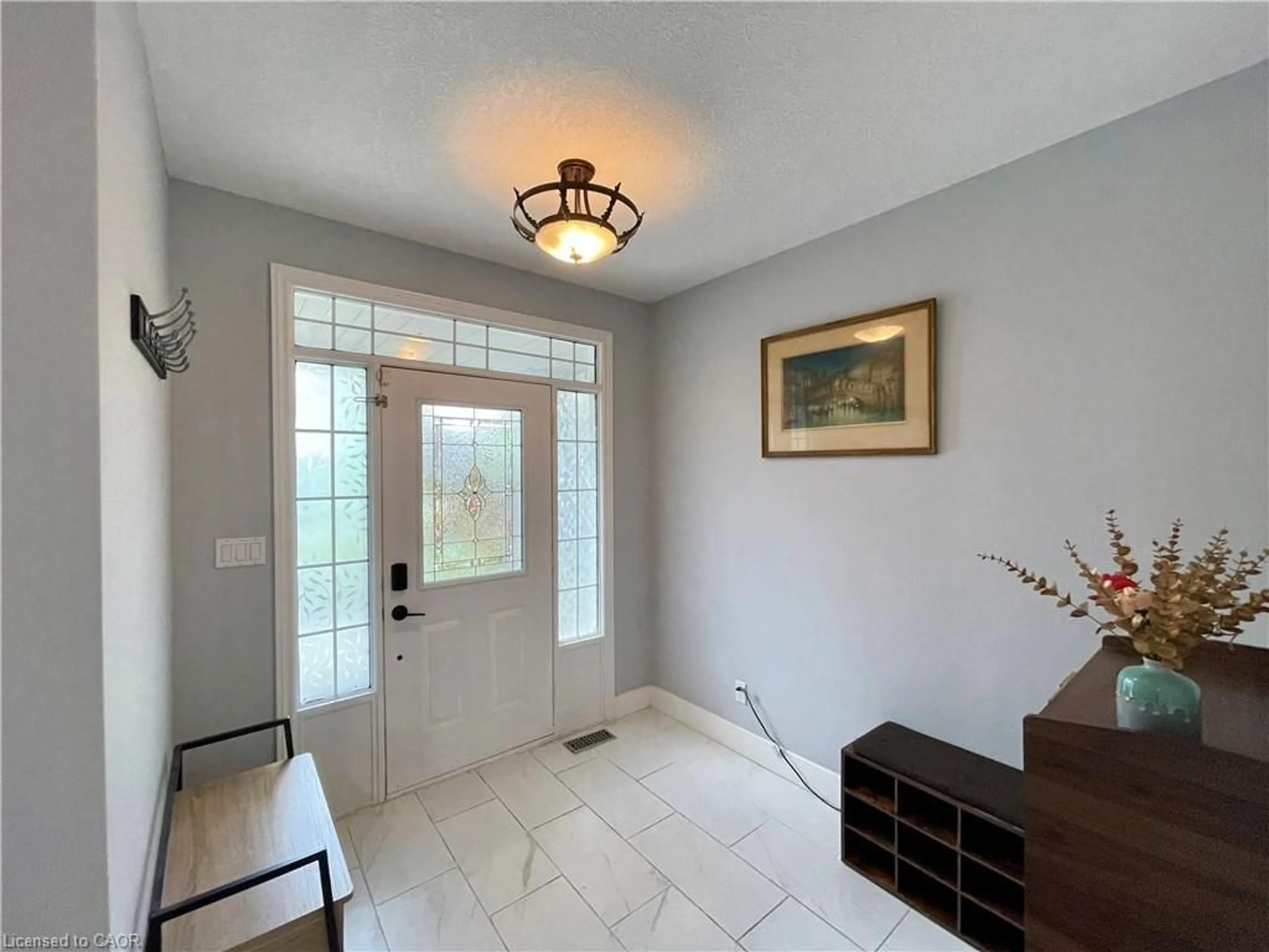 Indoor entryway for 598 Chesapeake Dr, Waterloo Ontario N2K 4G6