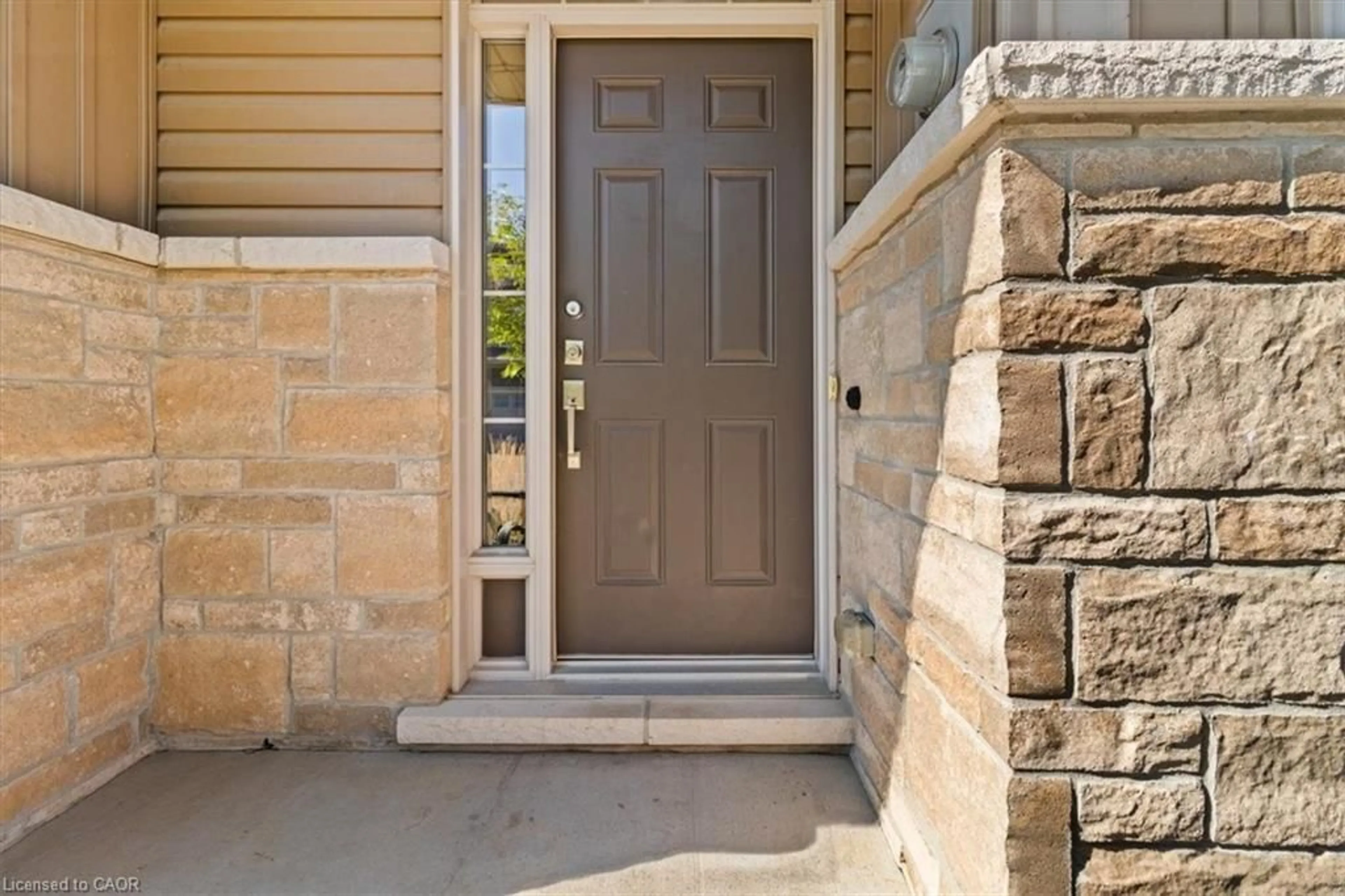 Indoor entryway for 80 Willow St #63, Paris Ontario N3L 2K6