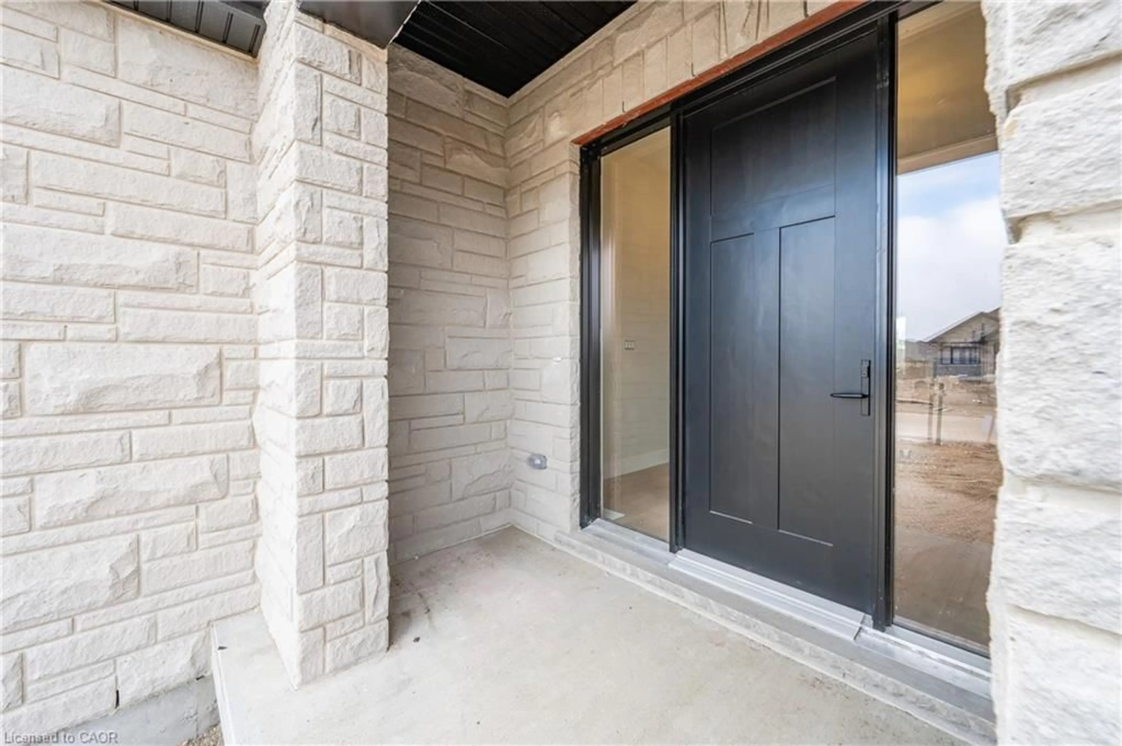 Indoor entryway for 43 Coulter St, Listowel Ontario N0K 1M0