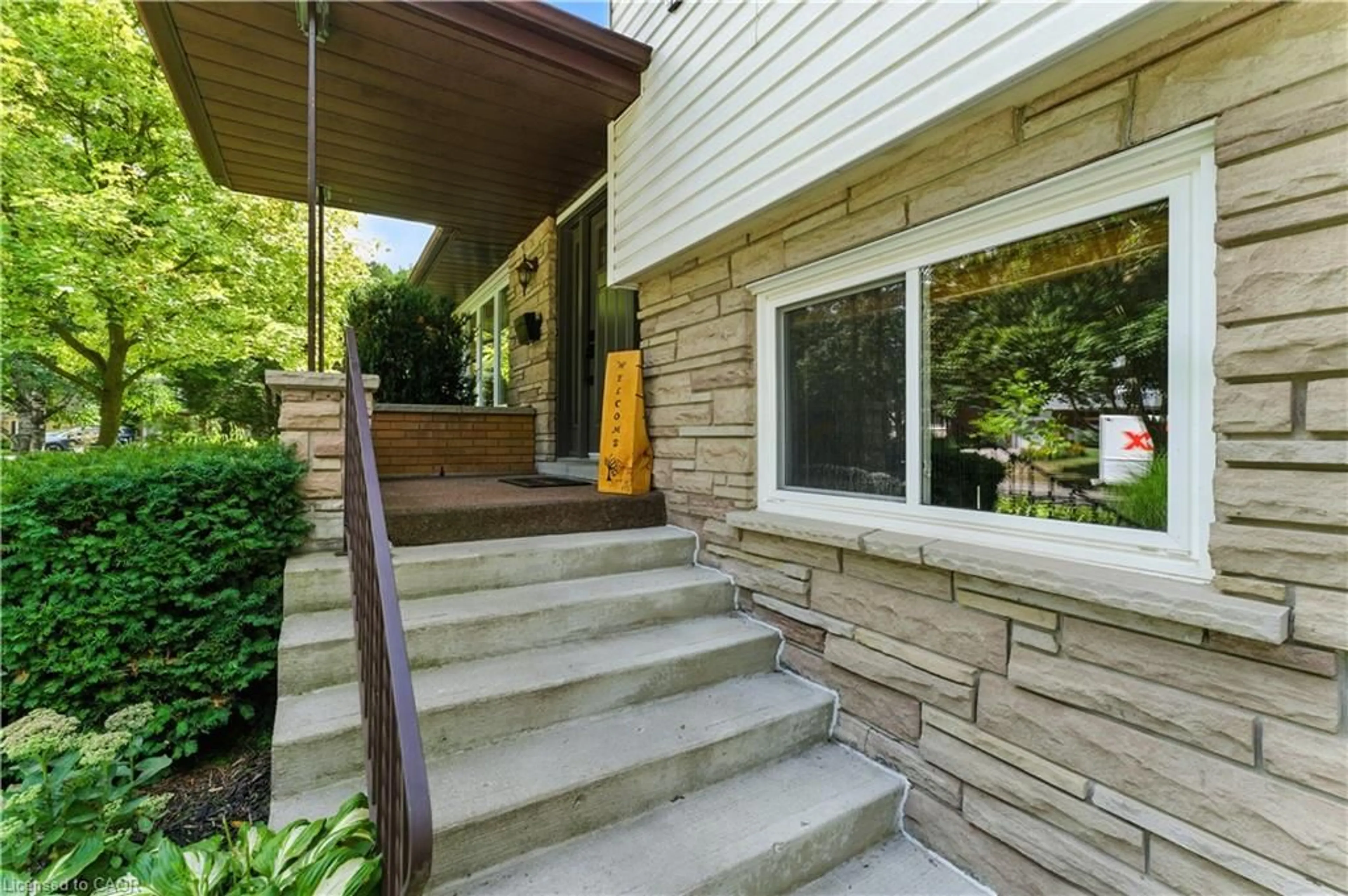 Unknown for 33 Shadywood Cres, Kitchener Ontario N2M 4J1