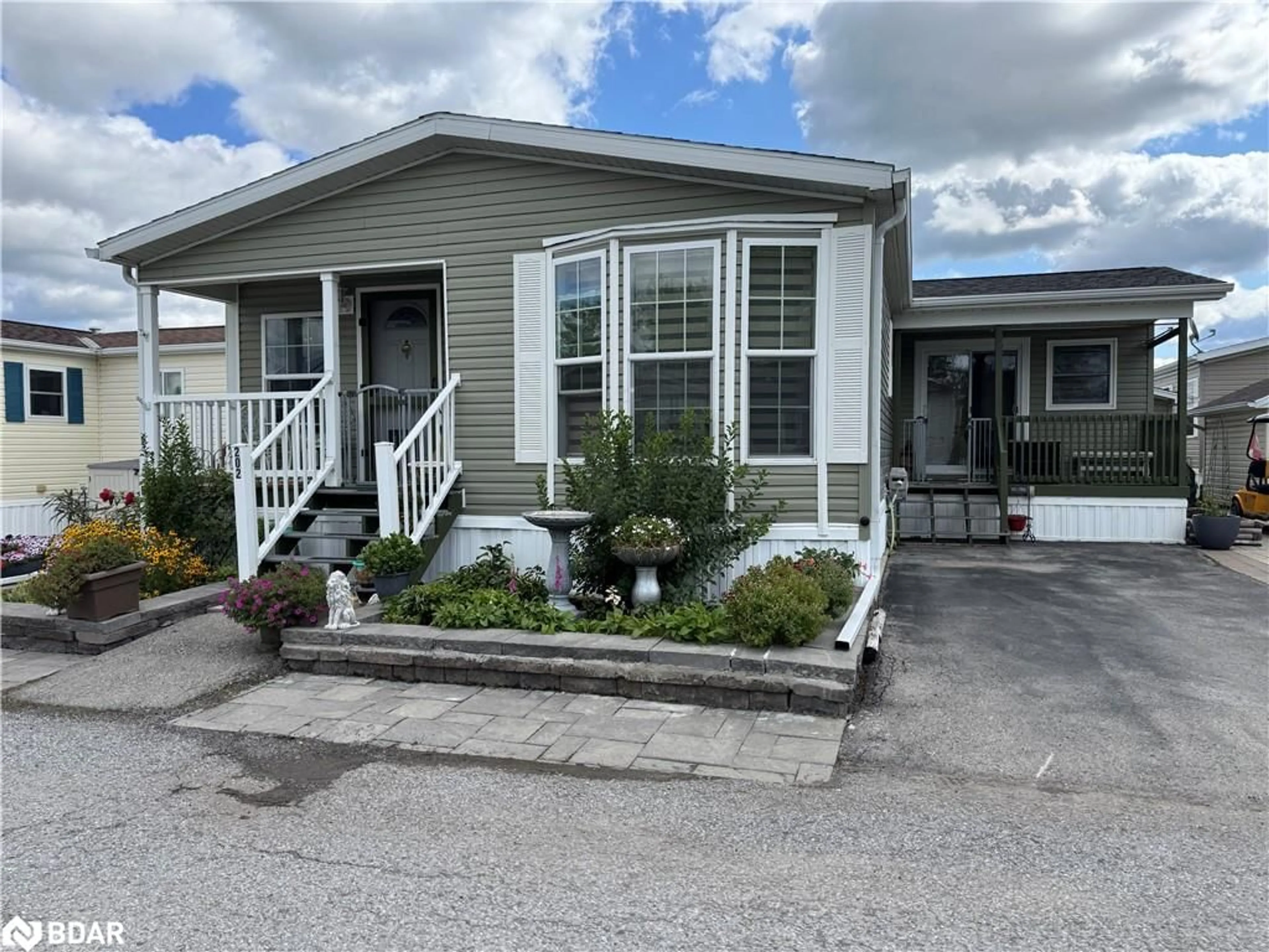 Home with vinyl exterior material, street for 3033 Townline Rd #202, Stevensville Ontario L0S 1S1