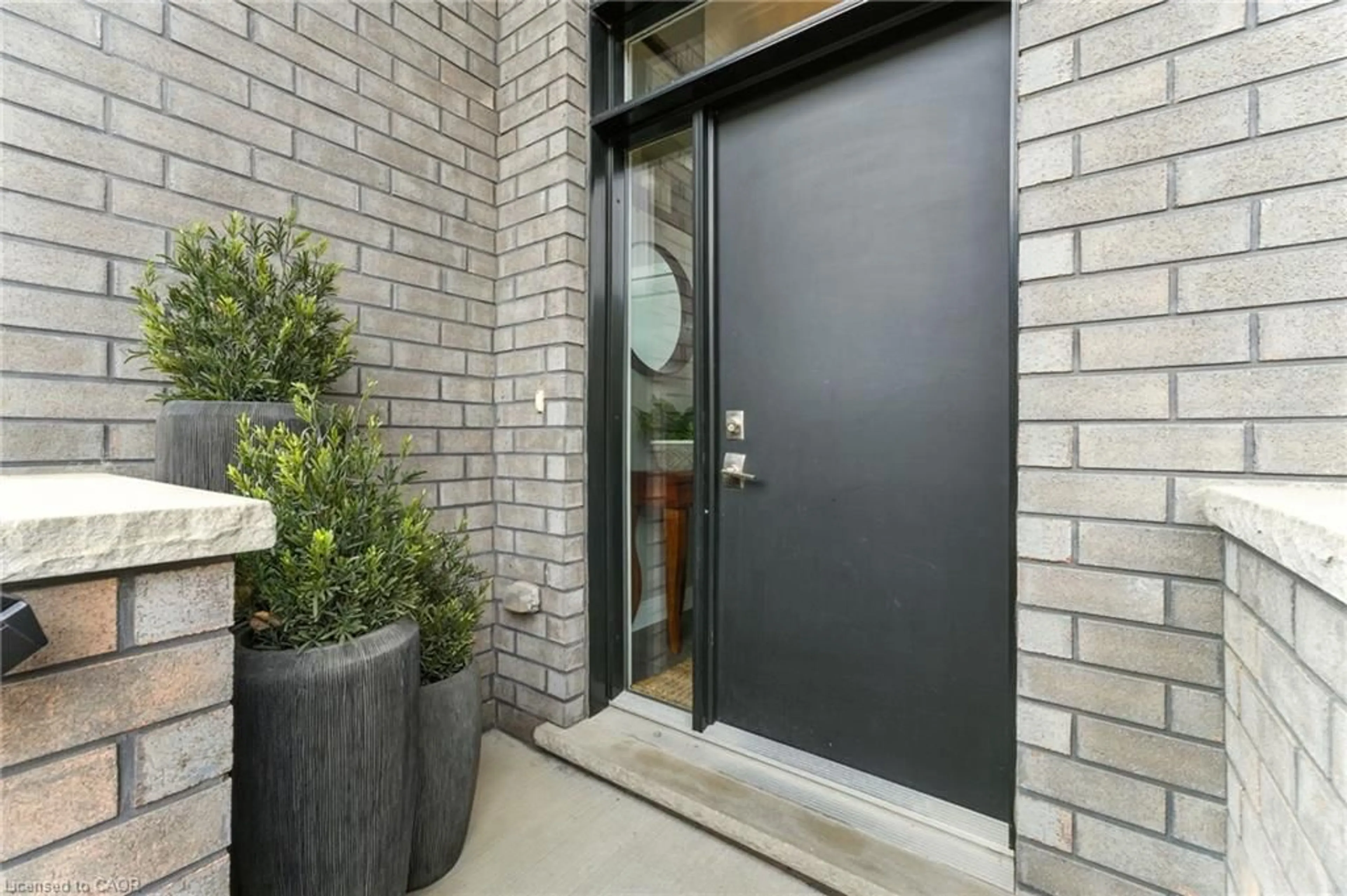 Indoor entryway for 60 Arkell Rd #33, Guelph Ontario N1L 1G8