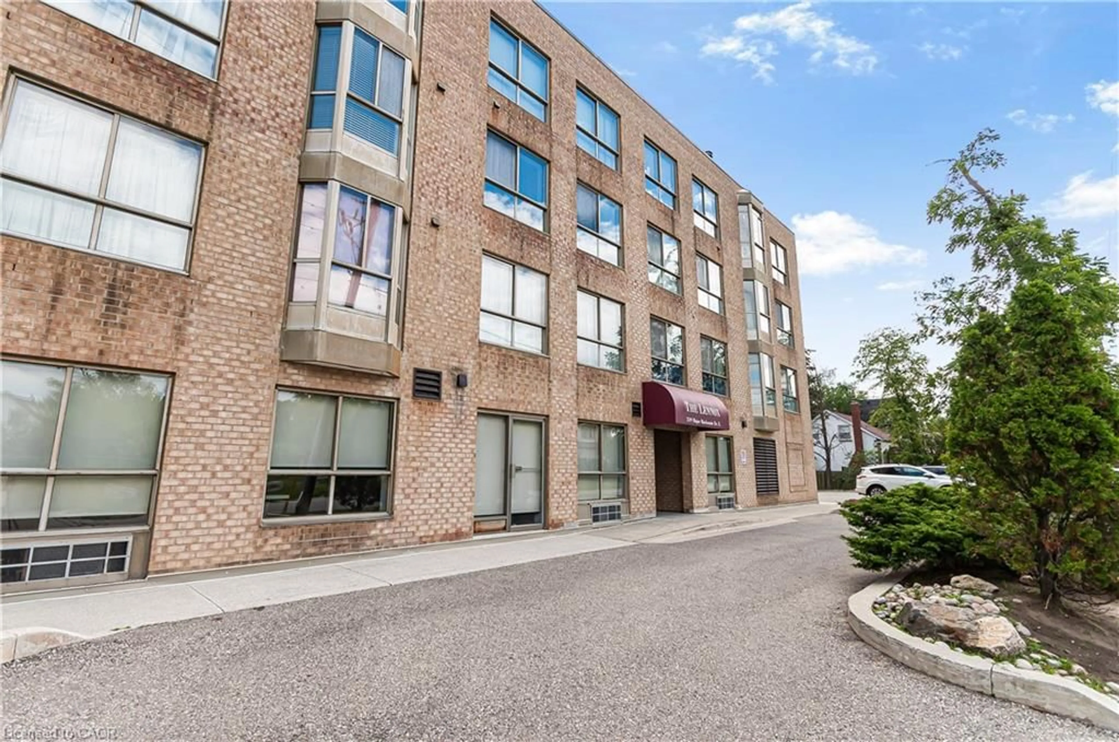 Unknown for 249 Major Mackenzie Dr #106, Richmond Hill Ontario L4C 9M8
