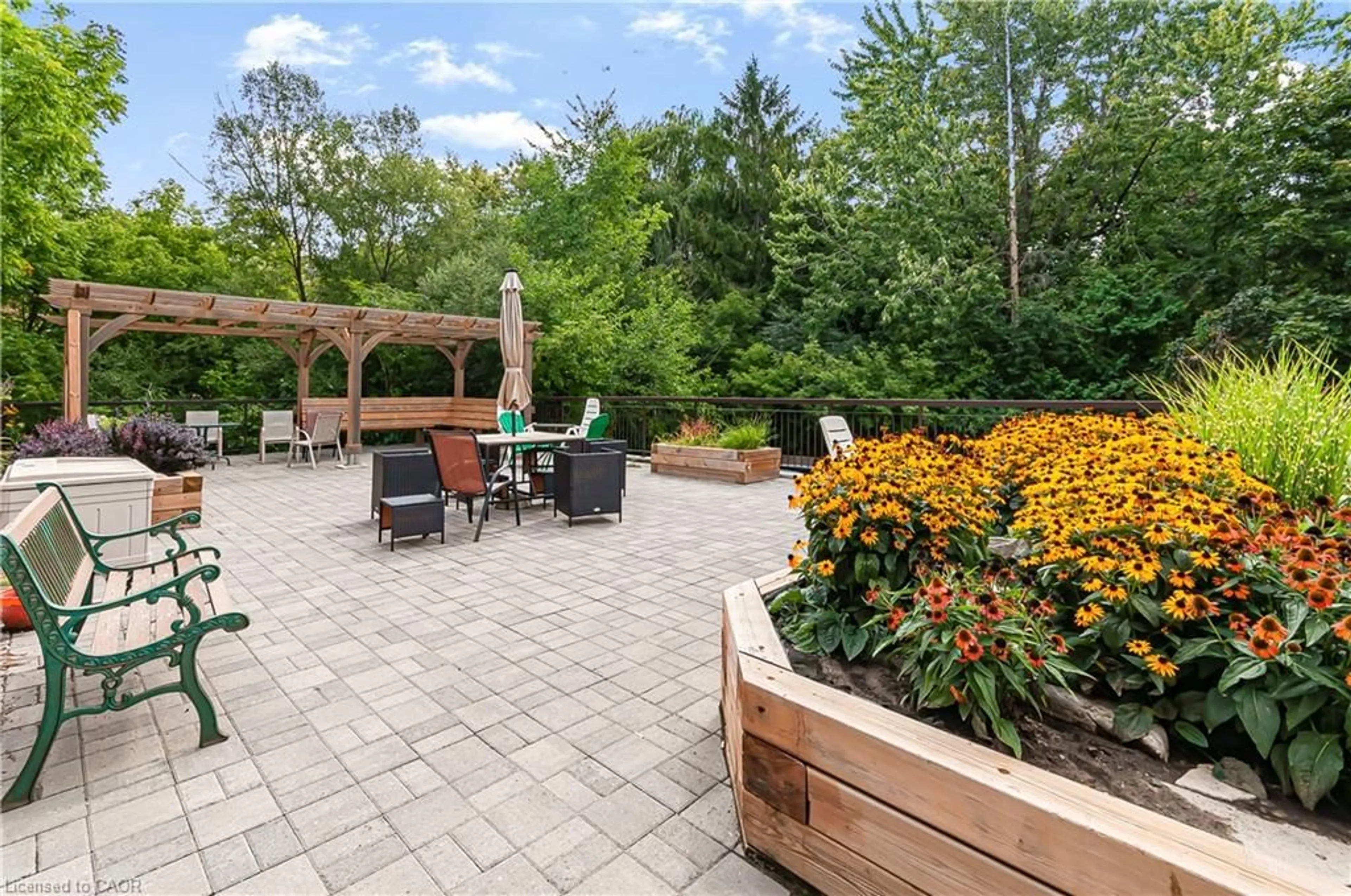 Patio, unknown for 249 Major Mackenzie Dr #106, Richmond Hill Ontario L4C 9M8