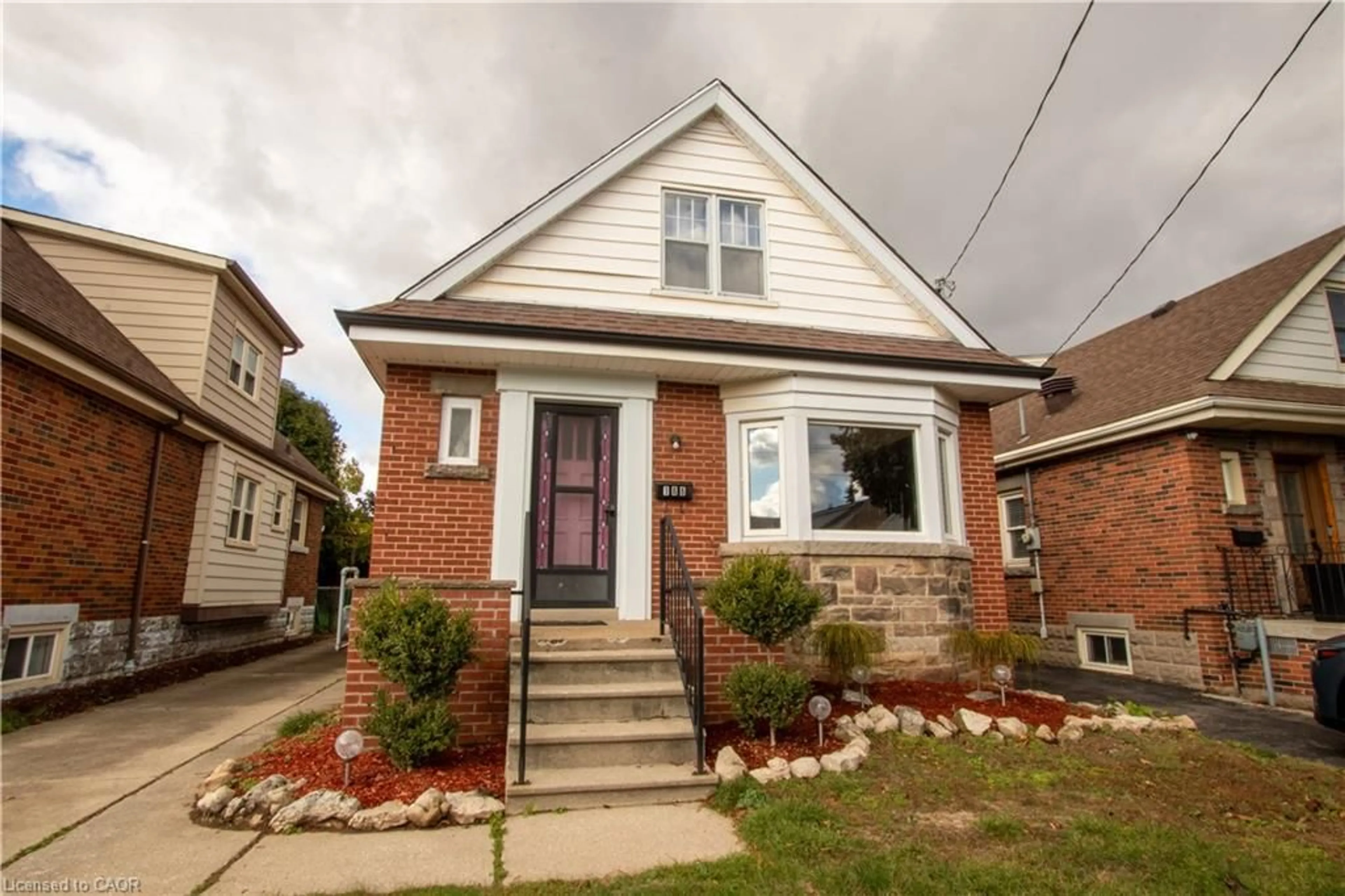 Home with brick exterior material, street for 186 Huxley Ave, Hamilton Ontario L8K 2R3