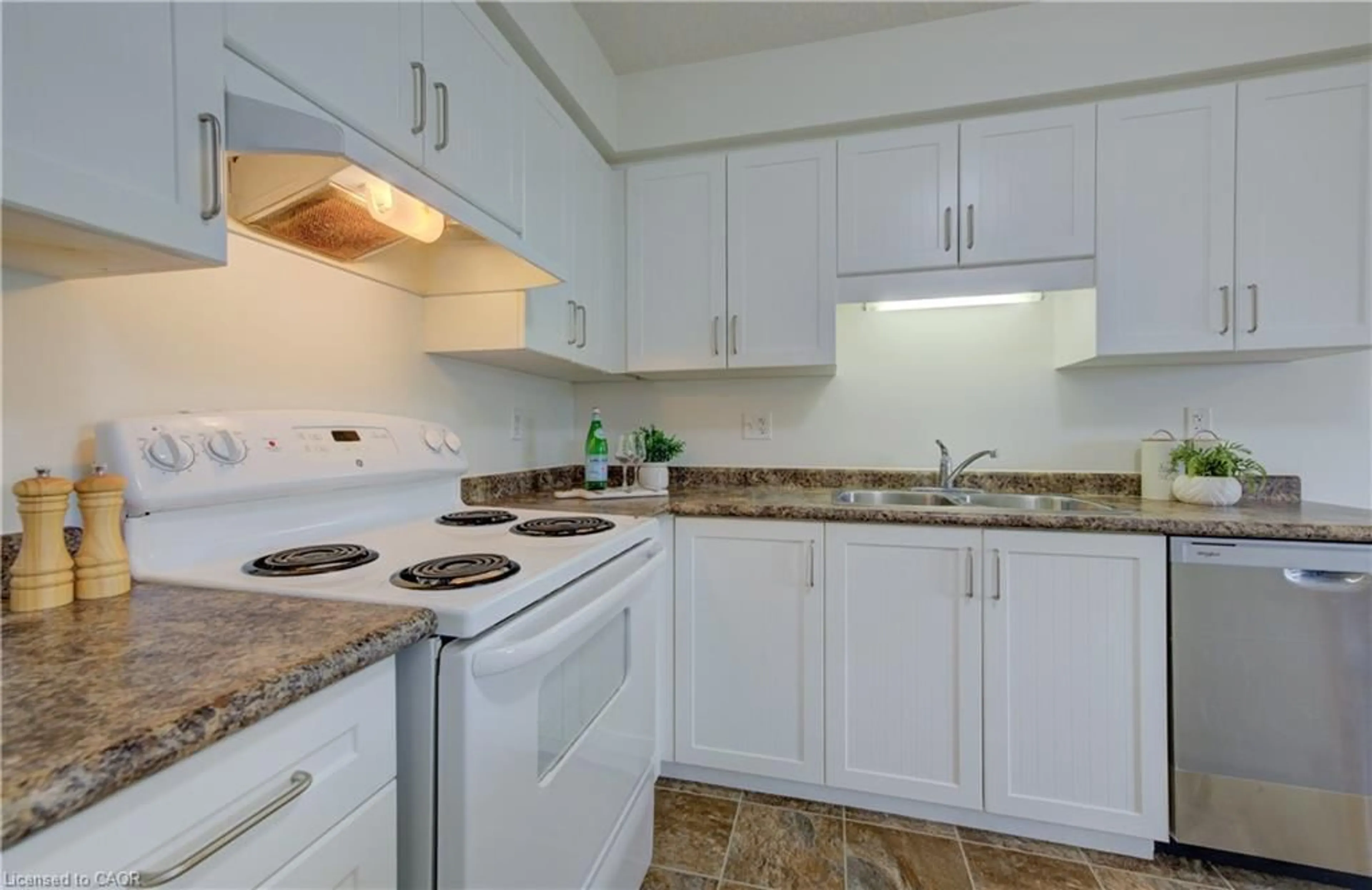 Standard kitchen, unknown for 355 Fisher Mills Rd #65, Cambridge Ontario N3C 4N5