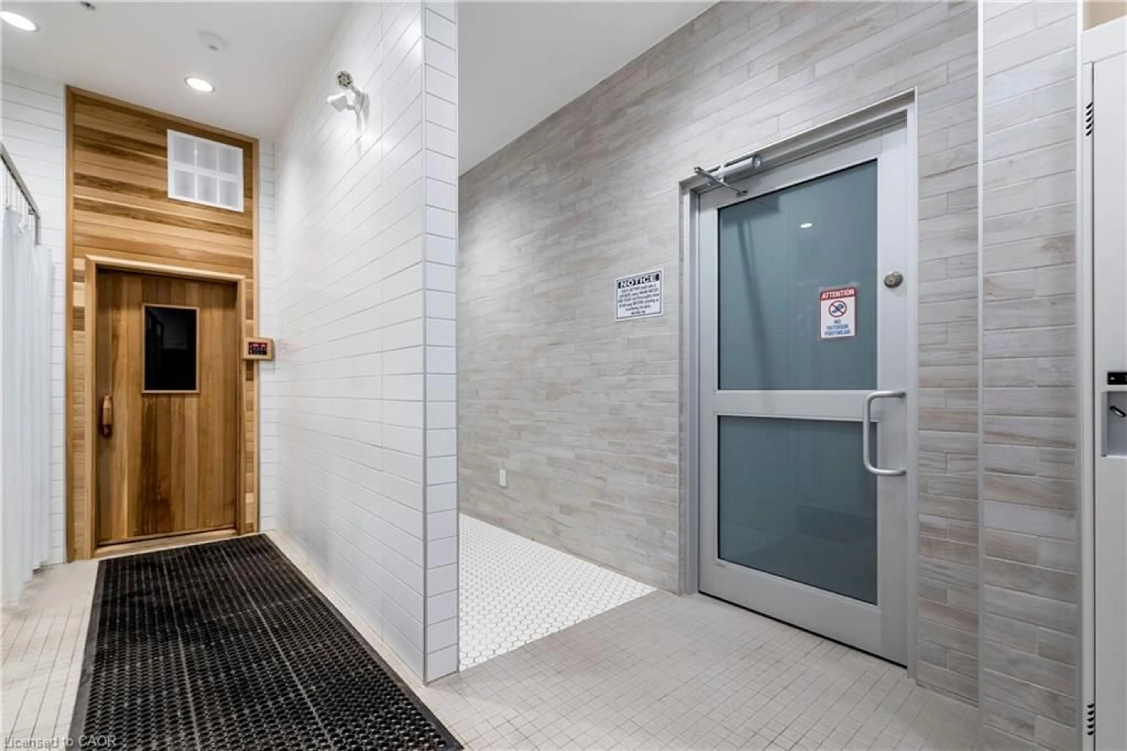 Indoor foyer for 11F Father Biro Trail, Hamilton Ontario L9B 1T8