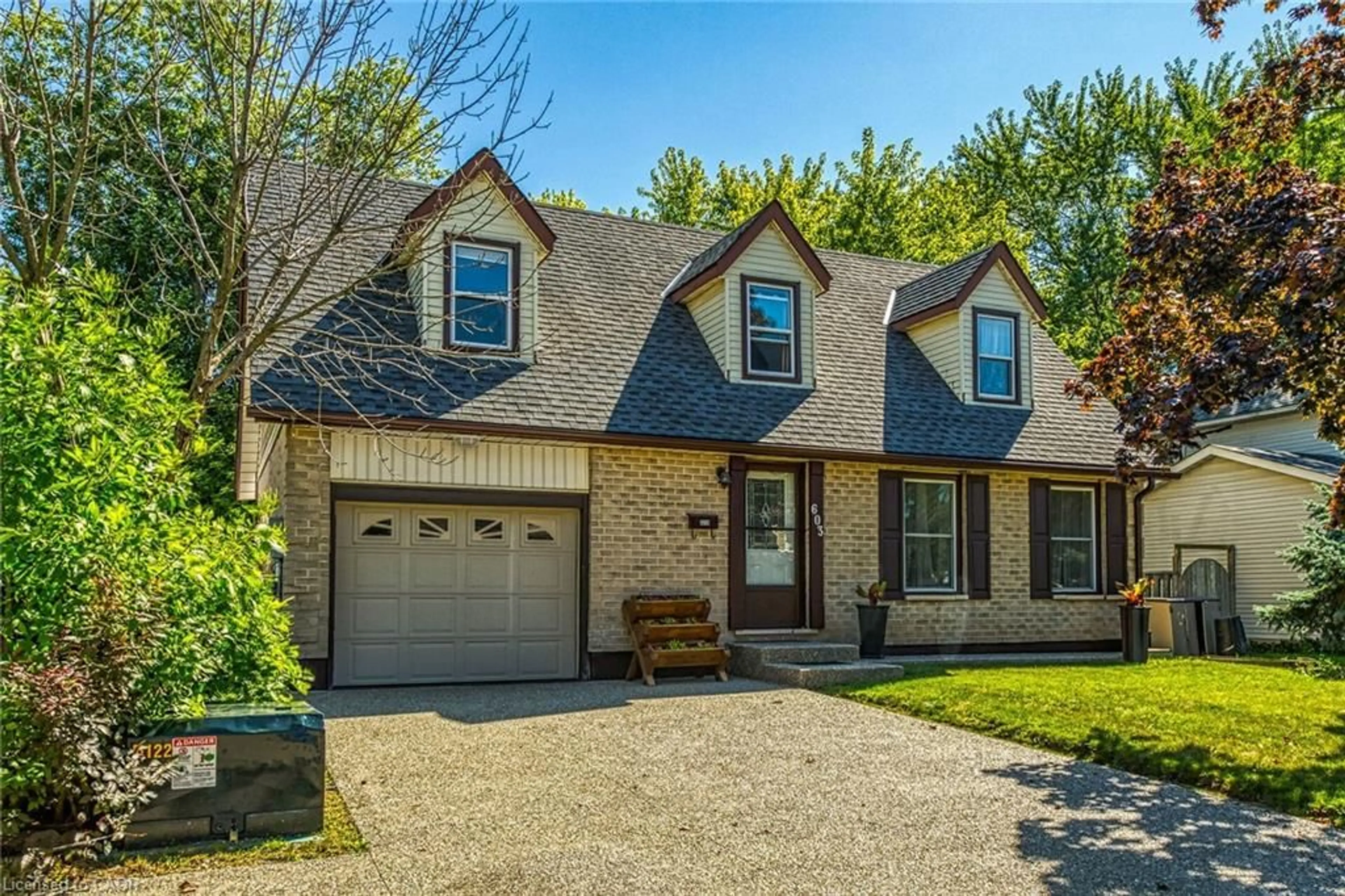 Home with brick exterior material, street for 603 Preston Pky, Cambridge Ontario N3H 5J9