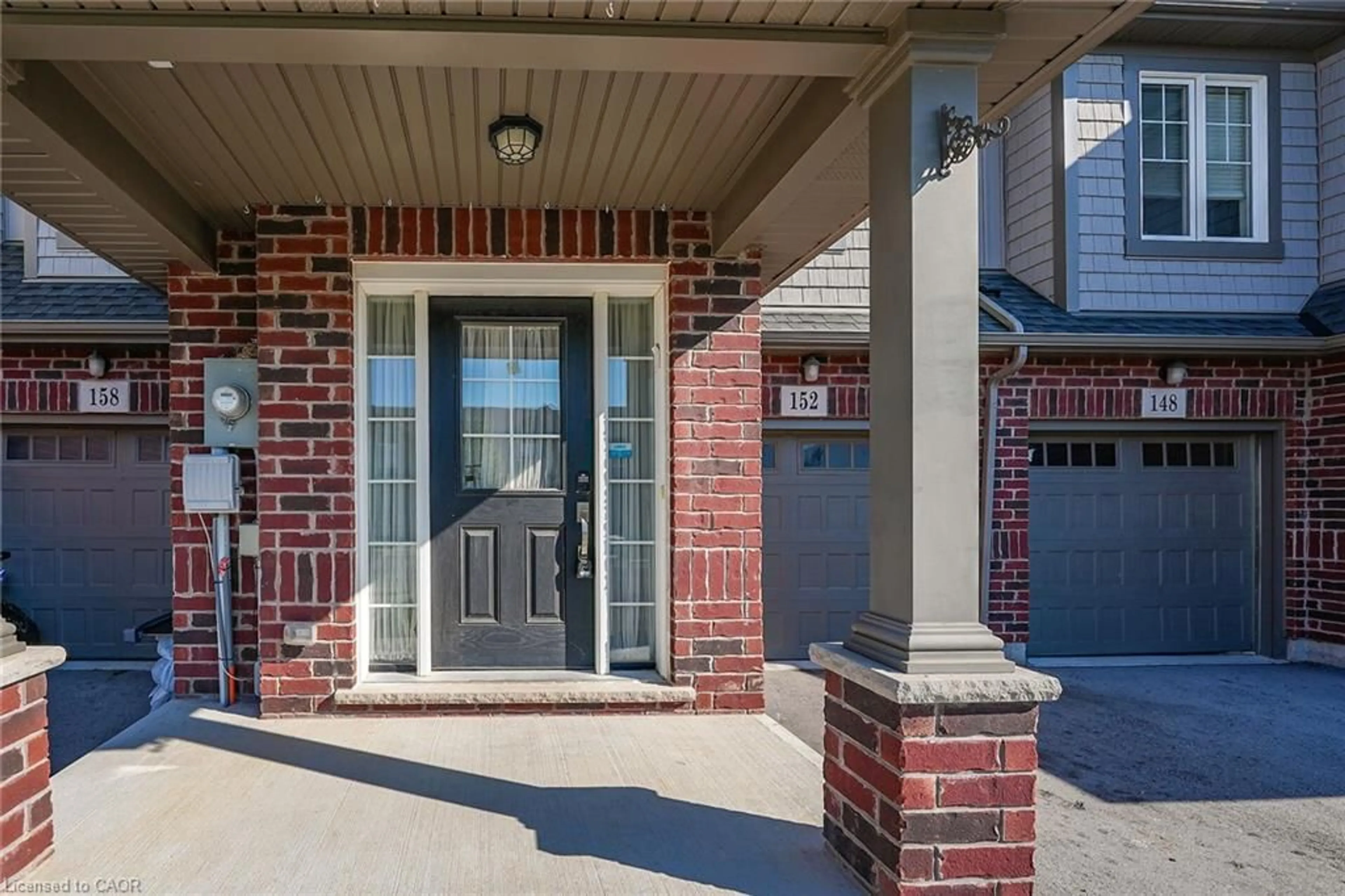 Home with brick exterior material, street for 152 Heron St, Welland Ontario L3C 0G8