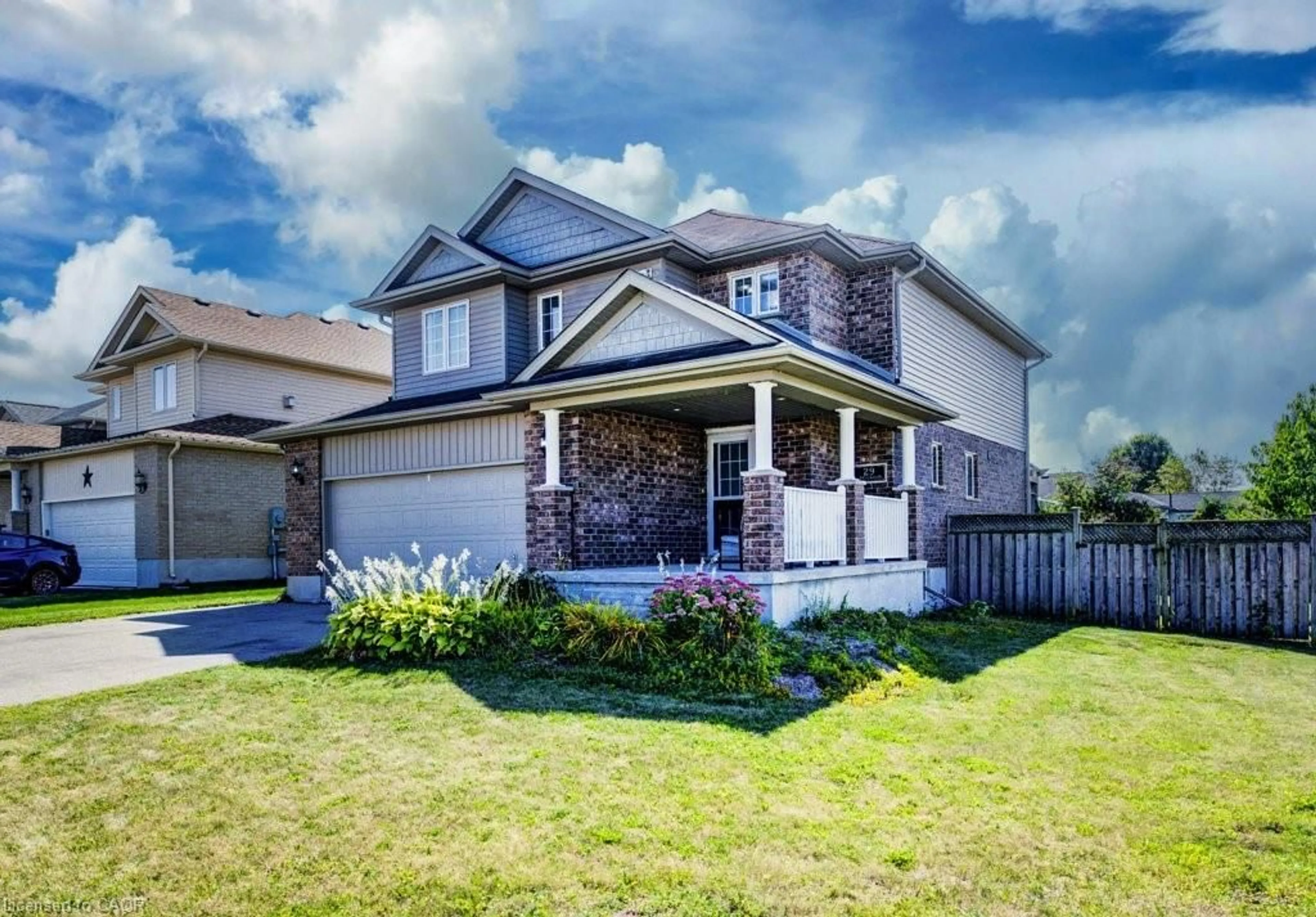 Home with vinyl exterior material, street for 29 Applewood St, Plattsville Ontario N0J 1G0
