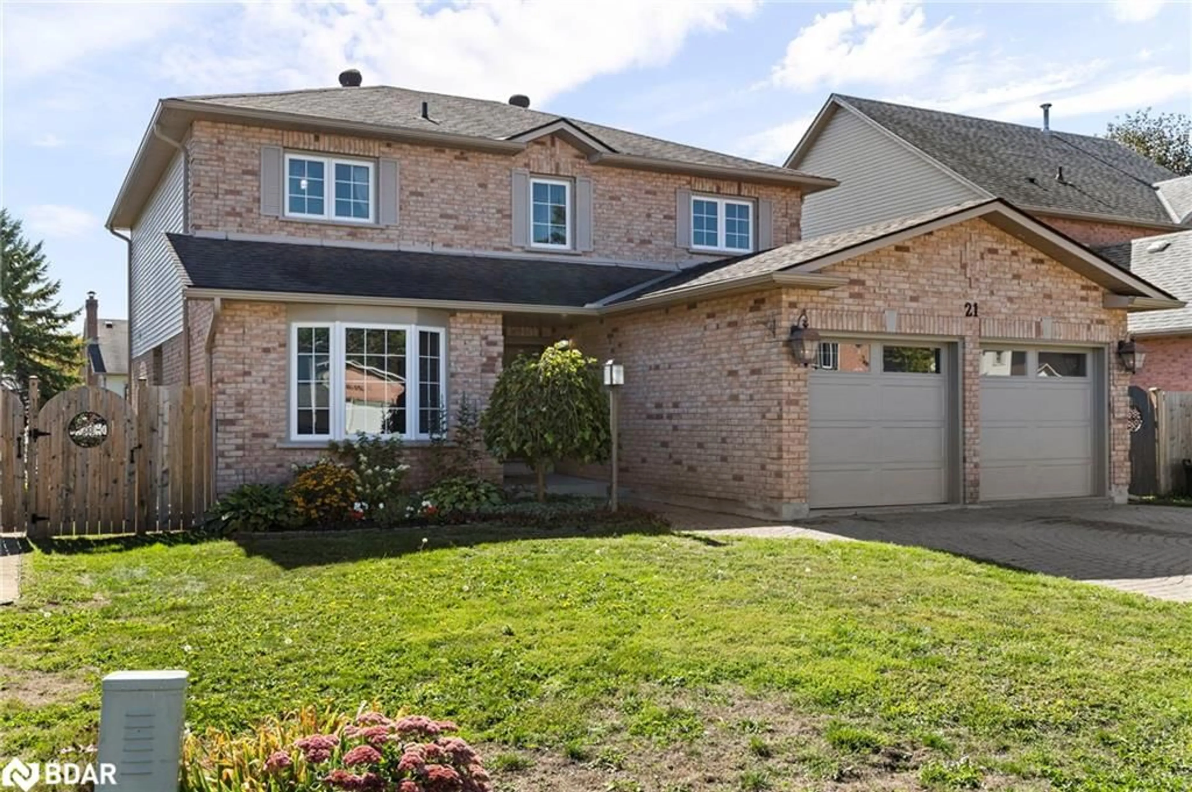Home with brick exterior material, street for 21 Brandon Cres, Orillia Ontario L3V 7P5