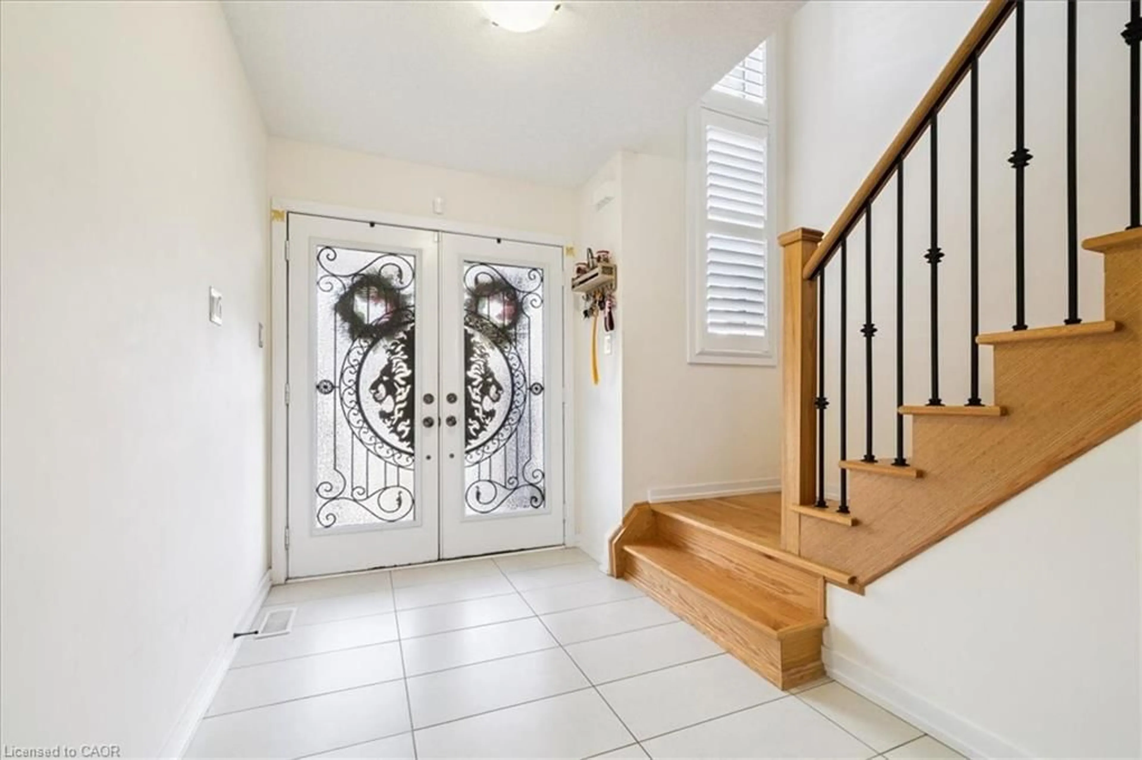 Indoor entryway for 107 Pagebrook Cres, Stoney Creek Ontario L8J 0K7