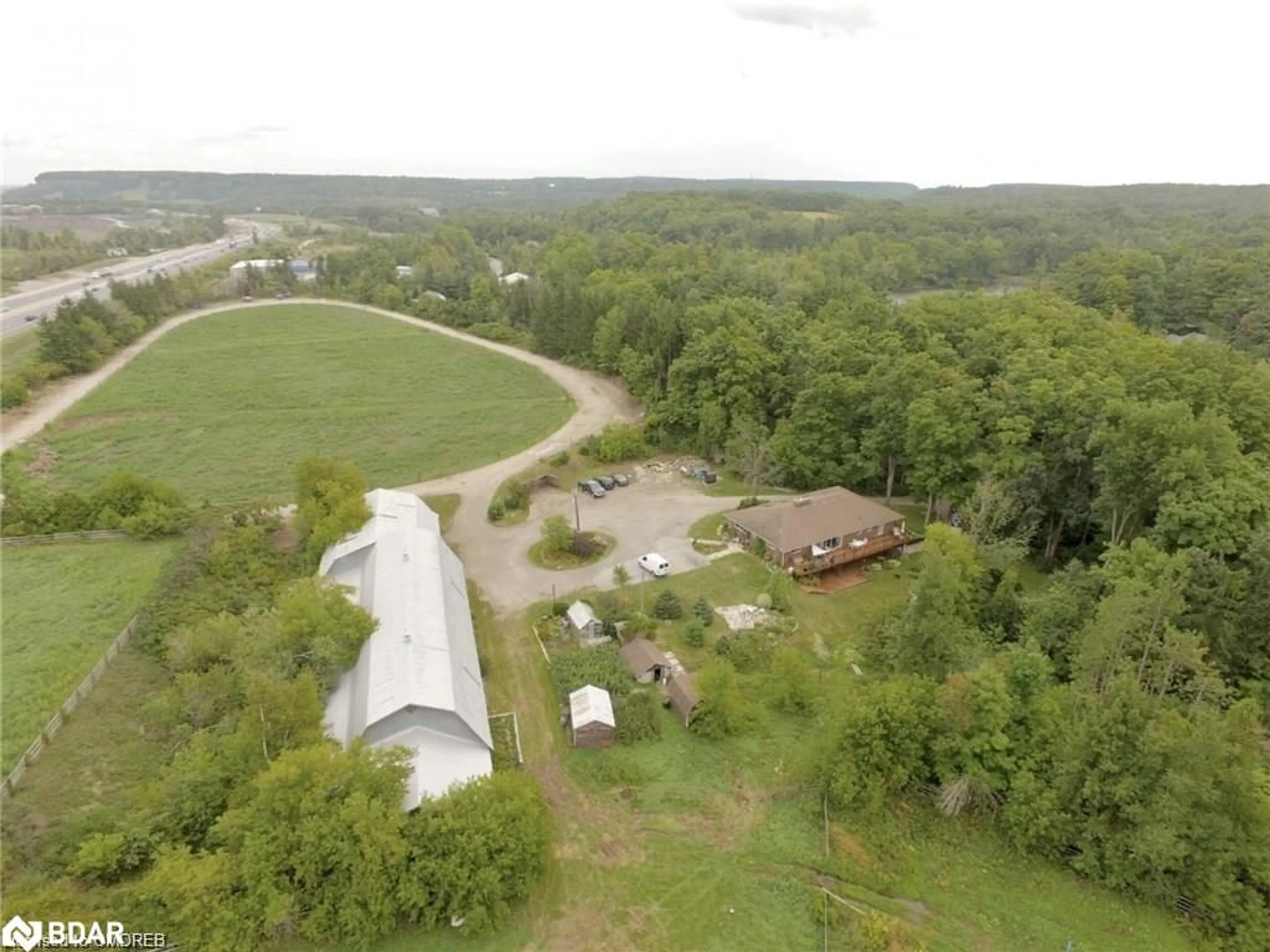 A pic from outside/outdoor area/front of a property/back of a property/a pic from drone, unknown for 225/269 Campbell Ave, Campbellville Ontario L0P 1B0