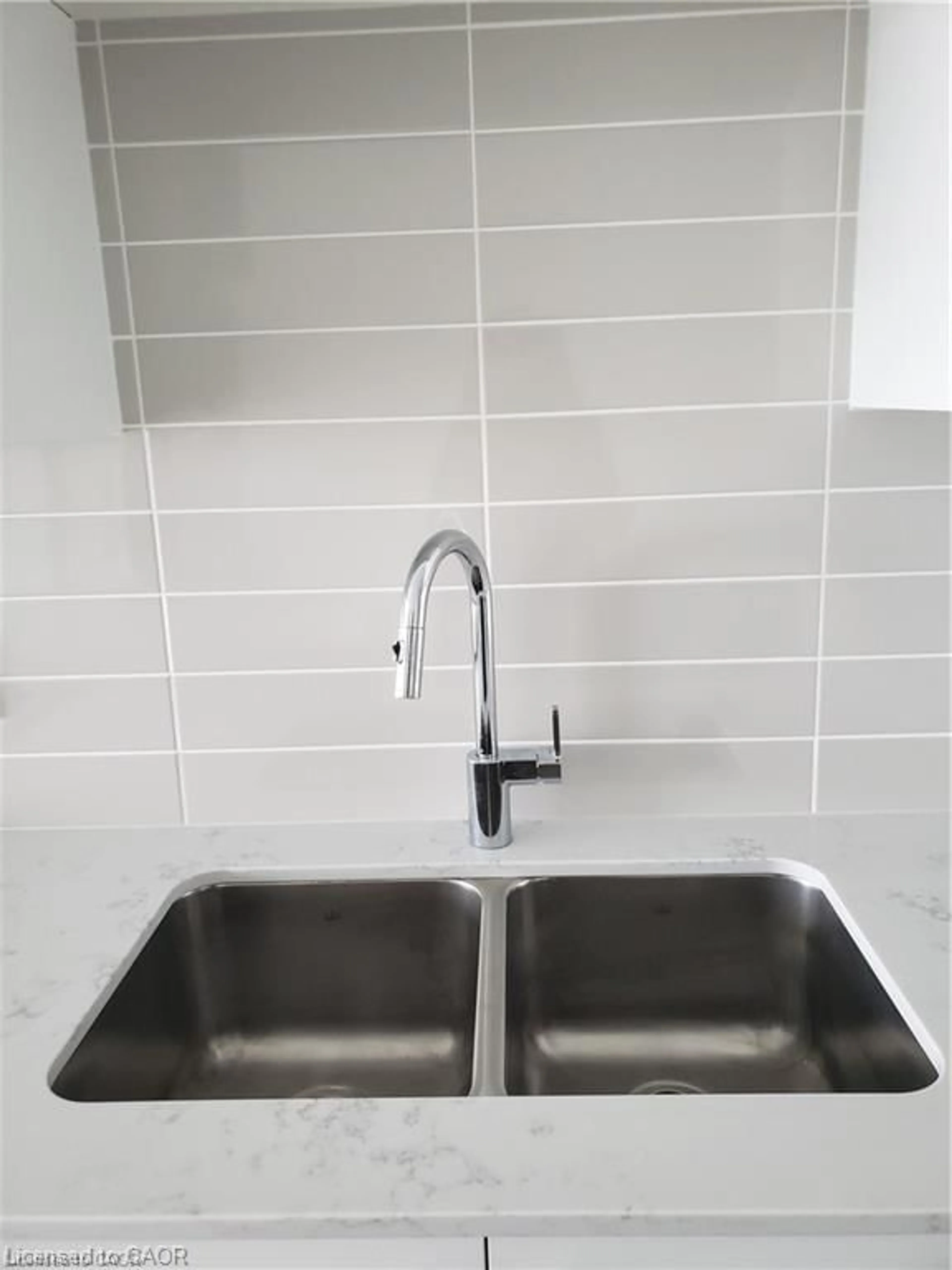Standard kitchen, ceramic/tile floor for 15 Glebe St #1211, Cambridge Ontario N1S 0C3