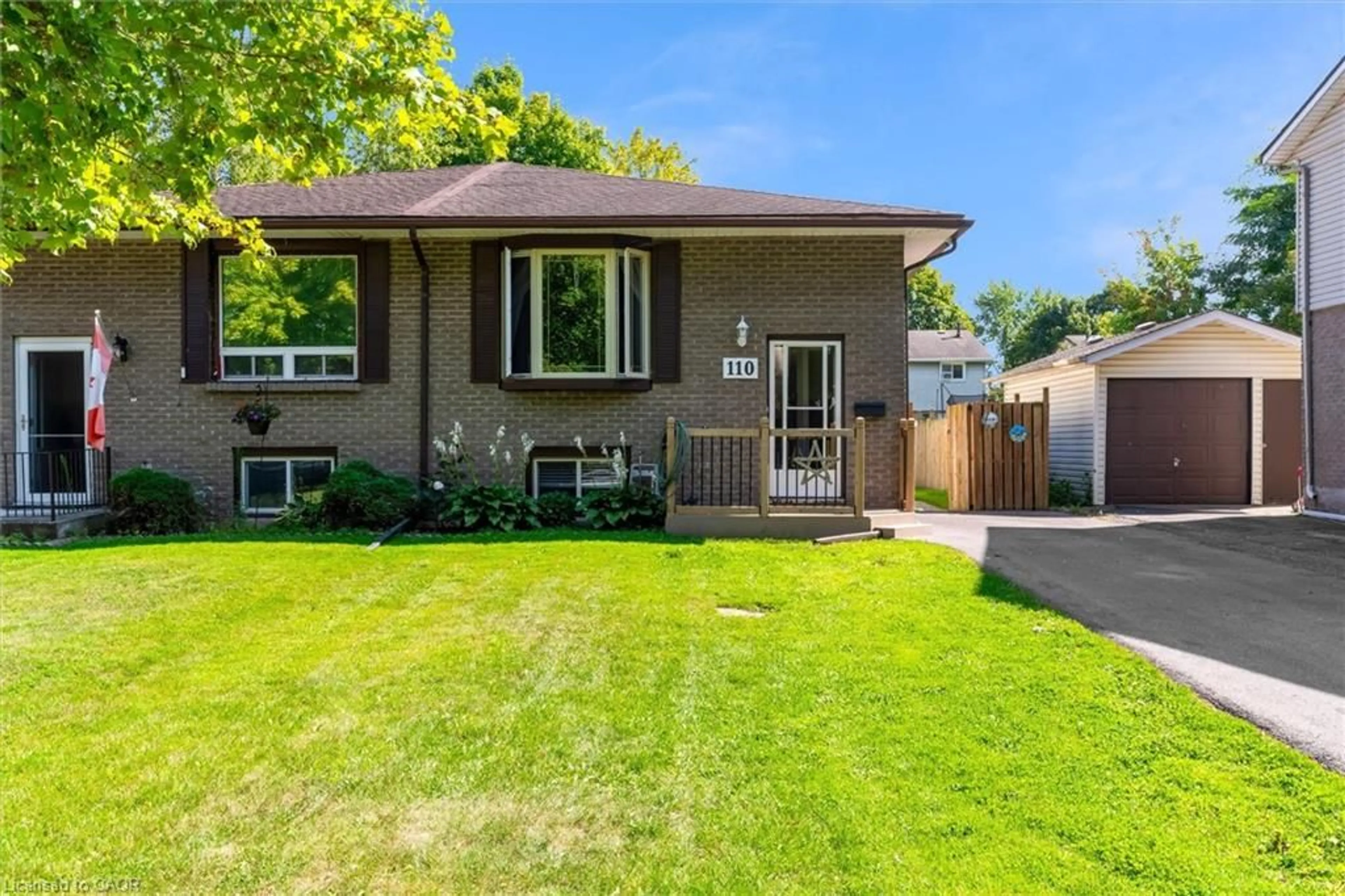 Home with brick exterior material, street for 110 Graystone Cres, Welland Ontario L3C 6G7