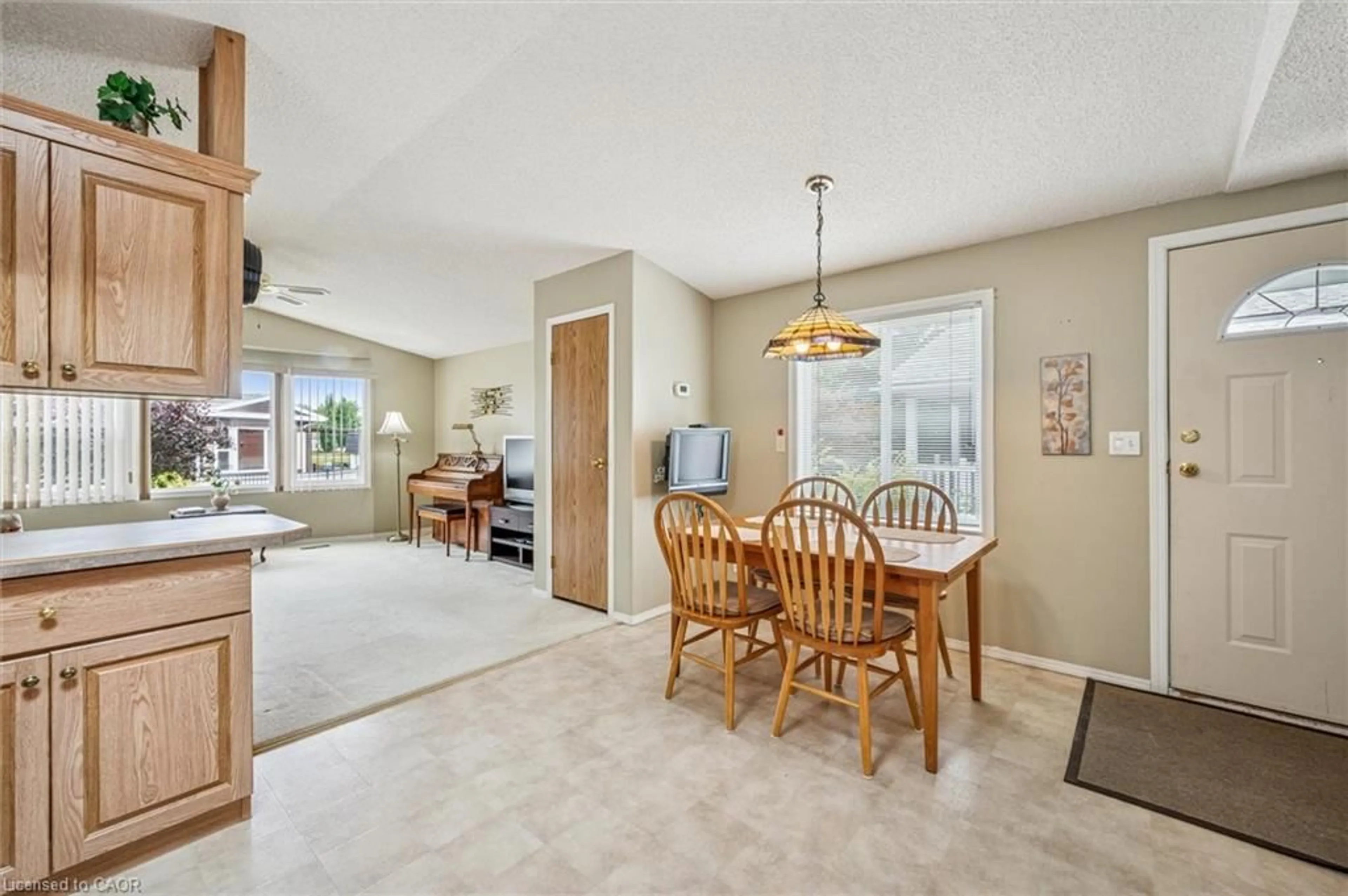 Open concept kitchen, ceramic/tile floor for 72 Ash Avenue Pvt, Puslinch Ontario N0B 2J0