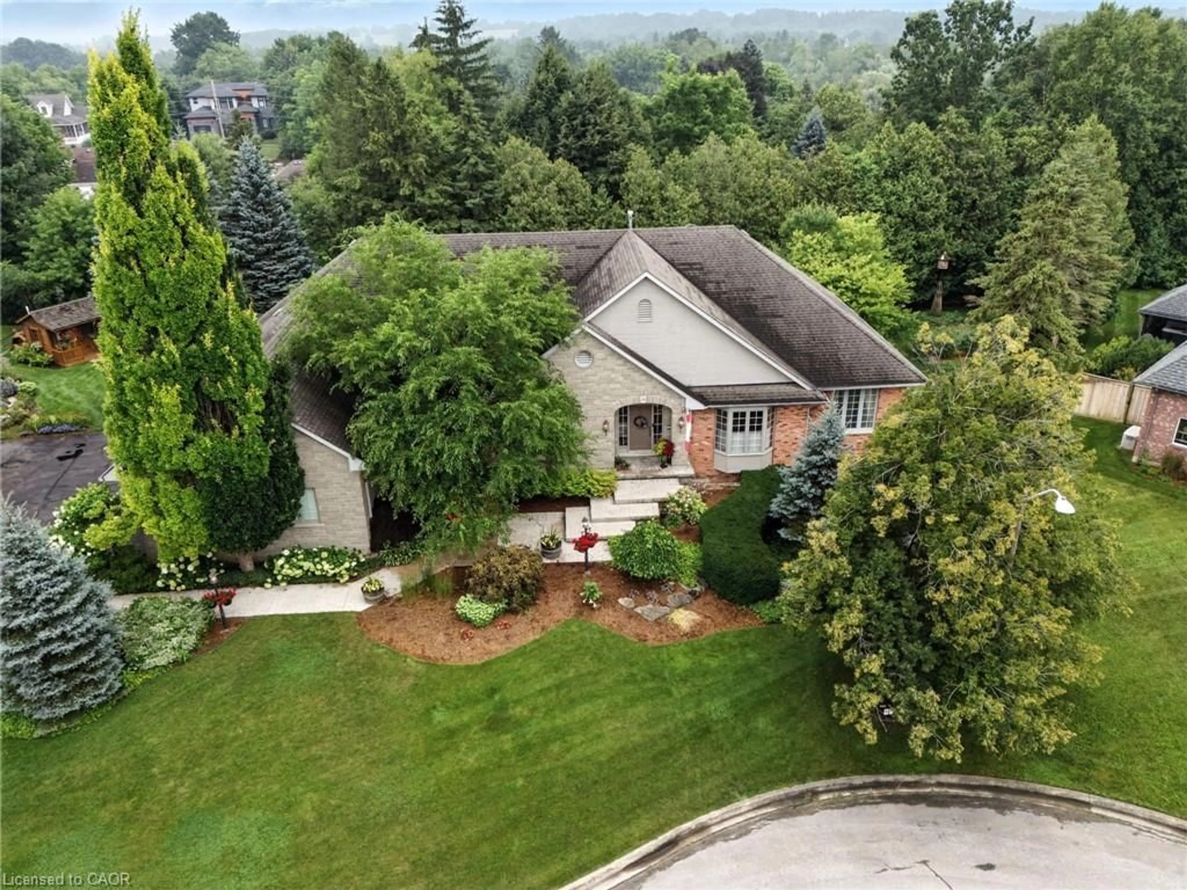 A pic from outside/outdoor area/front of a property/back of a property/a pic from drone, mountain view for 31 Cullum Dr, Carlisle Ontario L0R 1H2