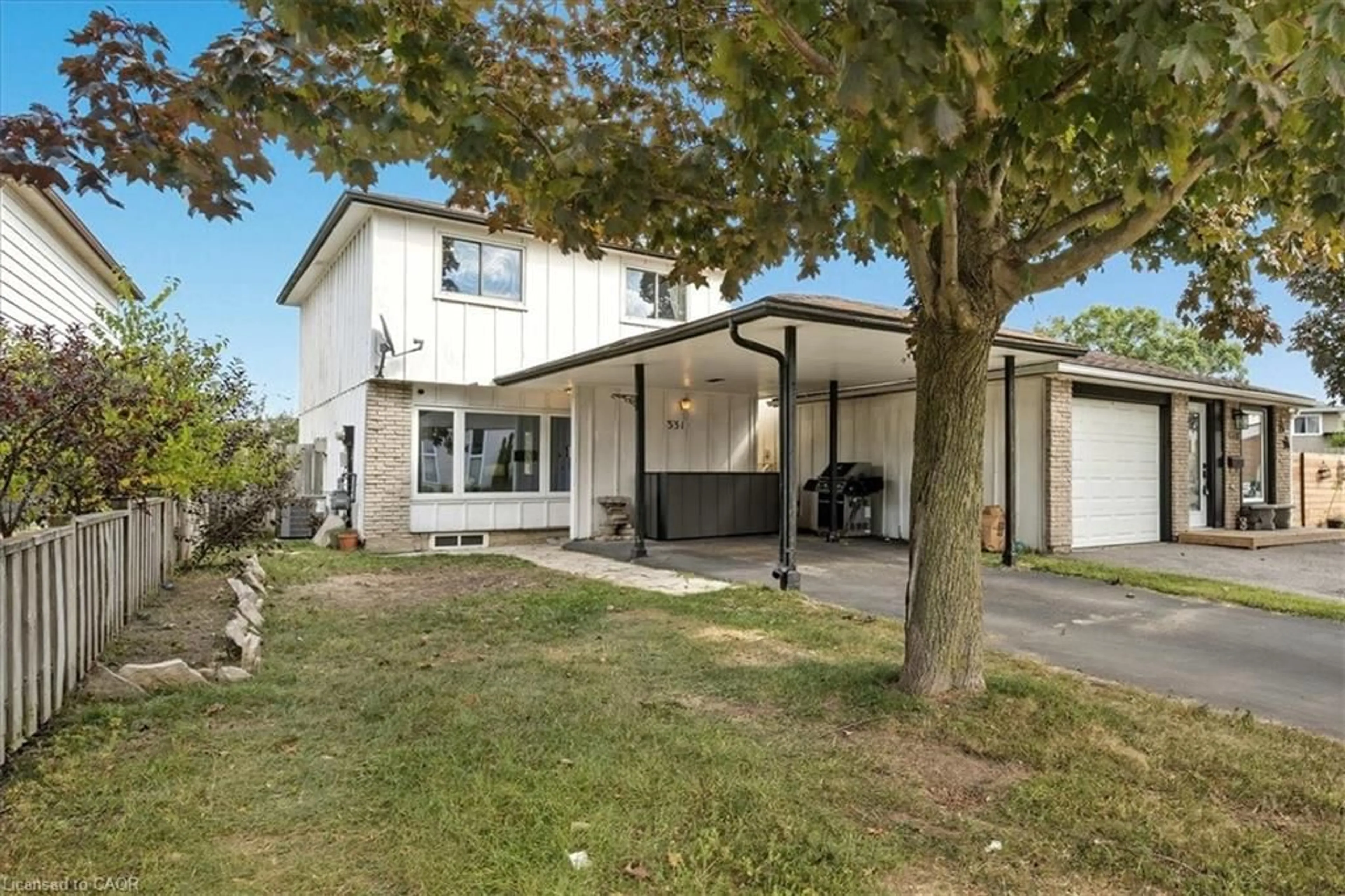 A pic from outside/outdoor area/front of a property/back of a property/a pic from drone, street for 331 Preston Pky, Cambridge Ontario N3H 4Z4