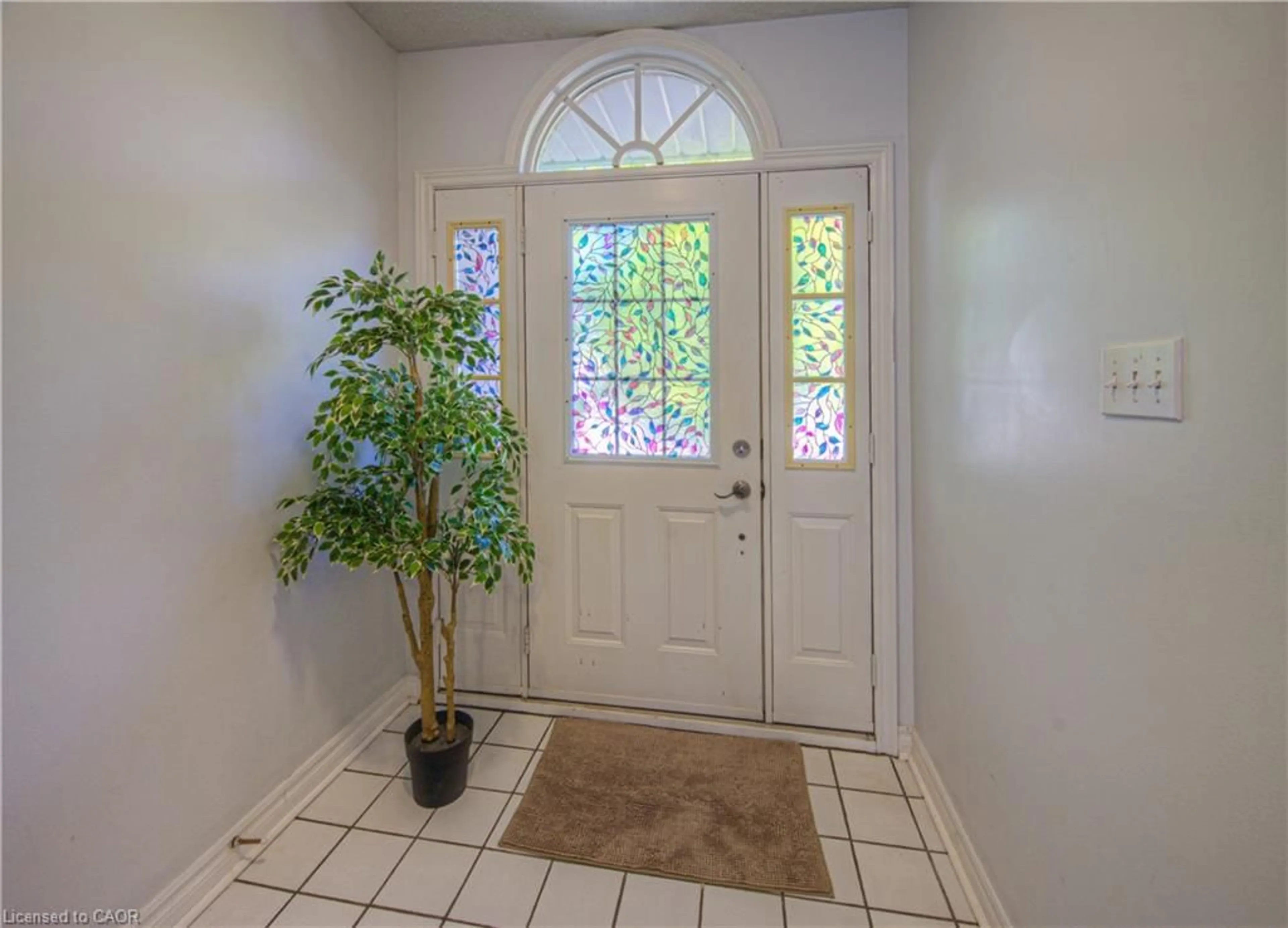 Indoor entryway for 310 Christopher Dr #15, Cambridge Ontario N1P 1B4